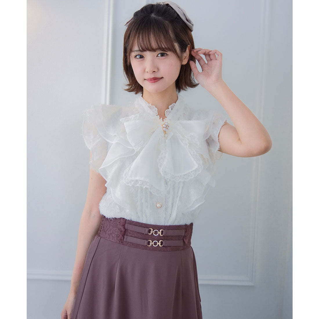 クチュールバイロジータ couture BY ROJITA 肩フリルフェザーブラウス (ホワイト) ホワイト