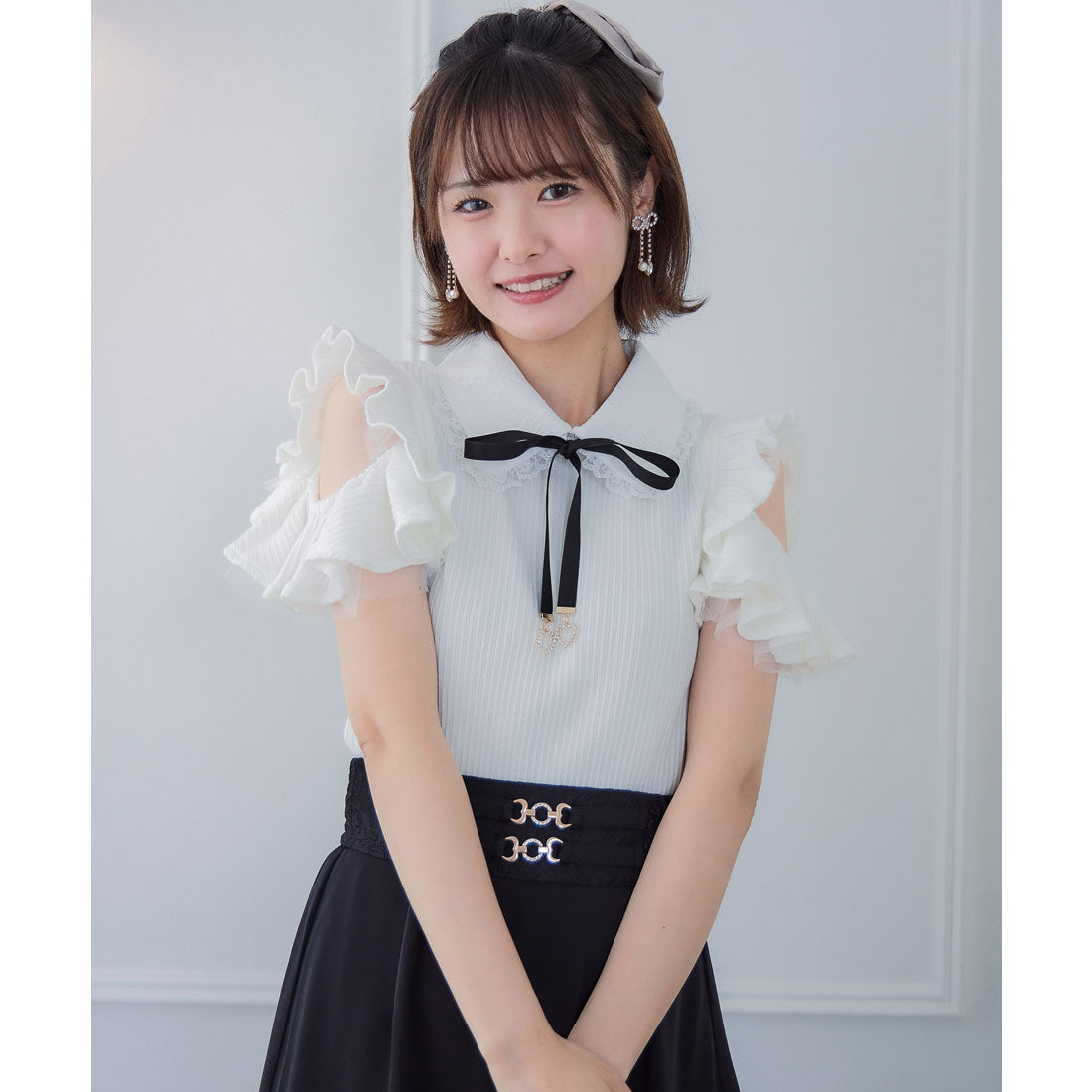 クチュールバイロジータ couture BY ROJITA ショルダーラッフルフリルトップス (ブラック) ブラック