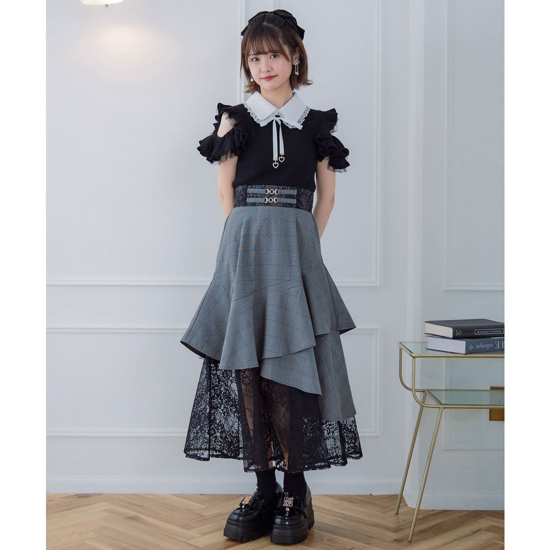 クチュールバイロジータ couture BY ROJITA ショルダーラッフルフリルトップス (ブラック) ブラック