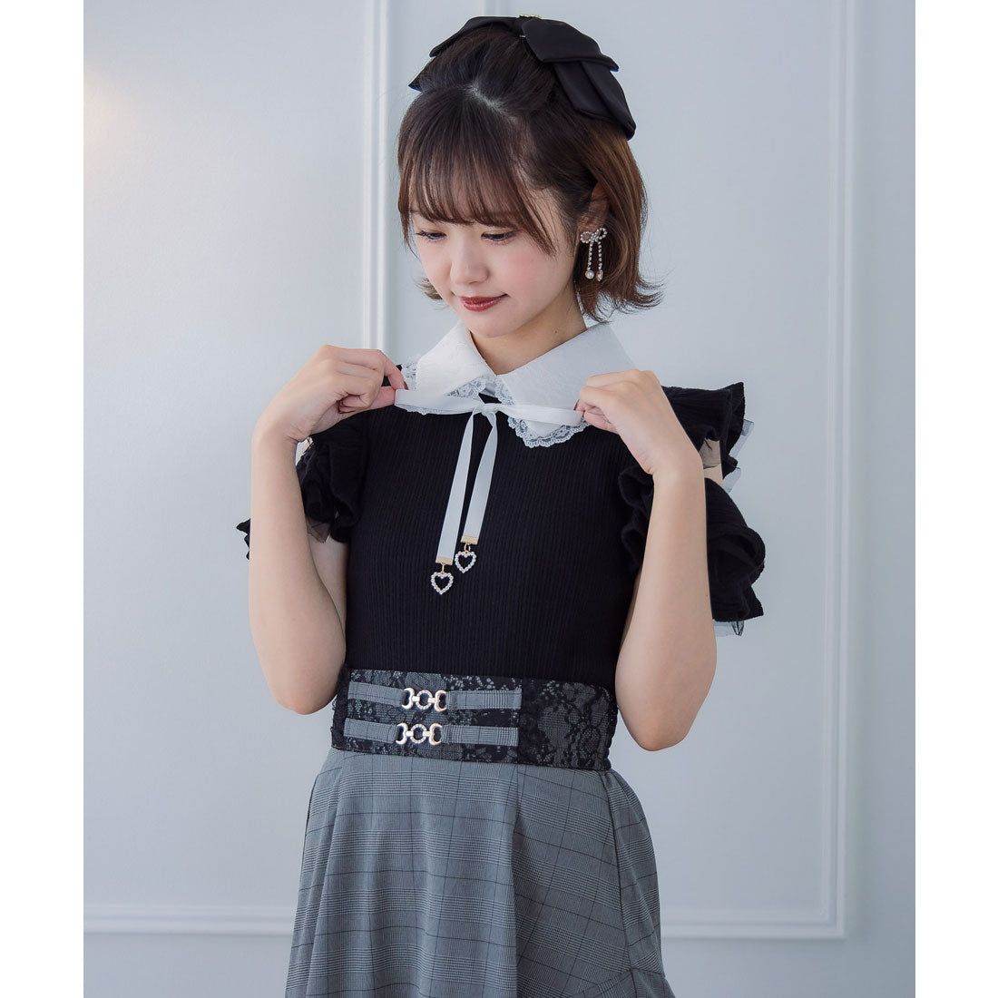 クチュールバイロジータ couture BY ROJITA ショルダーラッフルフリルトップス (ブラック) ブラック