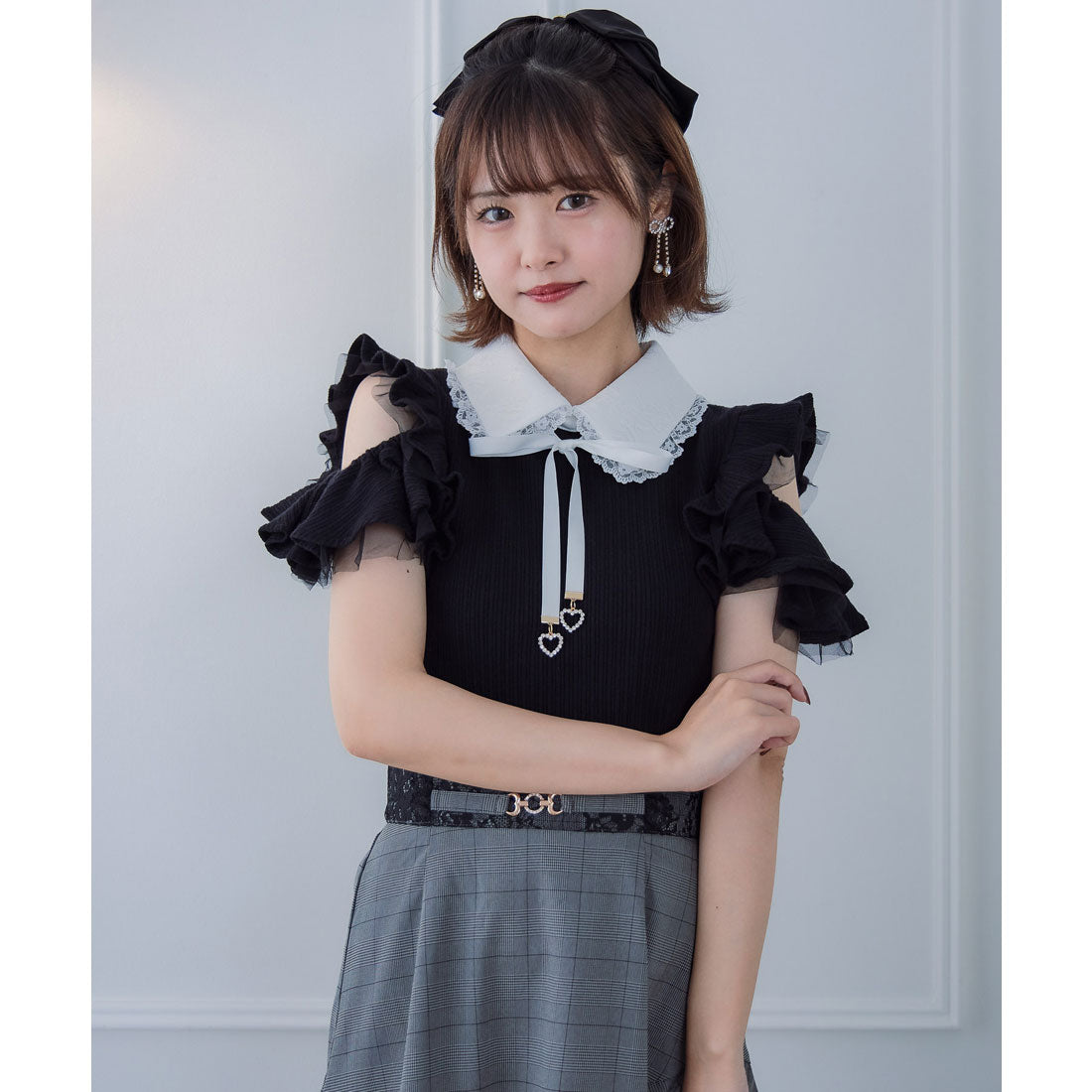 クチュールバイロジータ couture BY ROJITA ショルダーラッフルフリルトップス (ブラック) ブラック