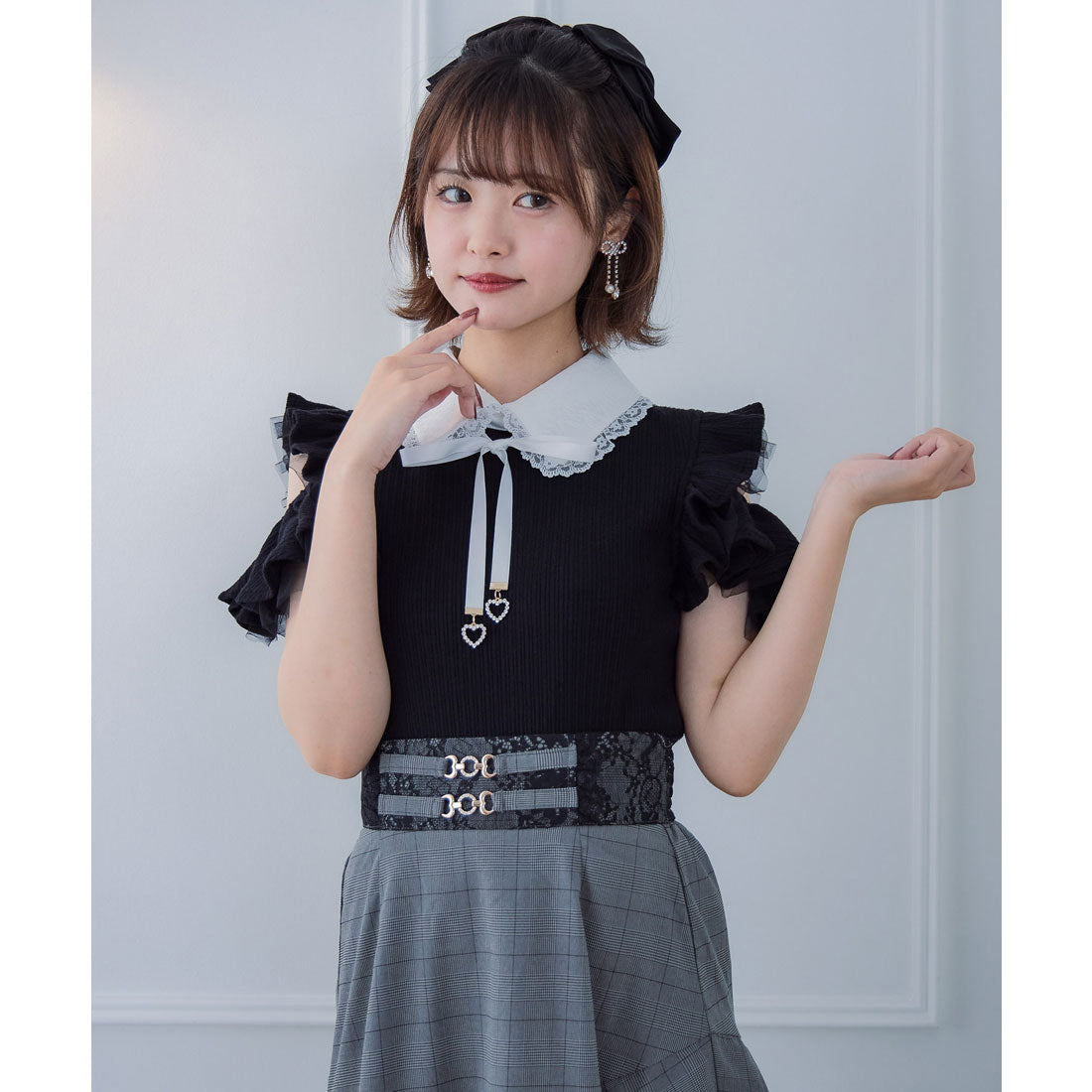 クチュールバイロジータ couture BY ROJITA ショルダーラッフルフリルトップス (ブラック) ブラック