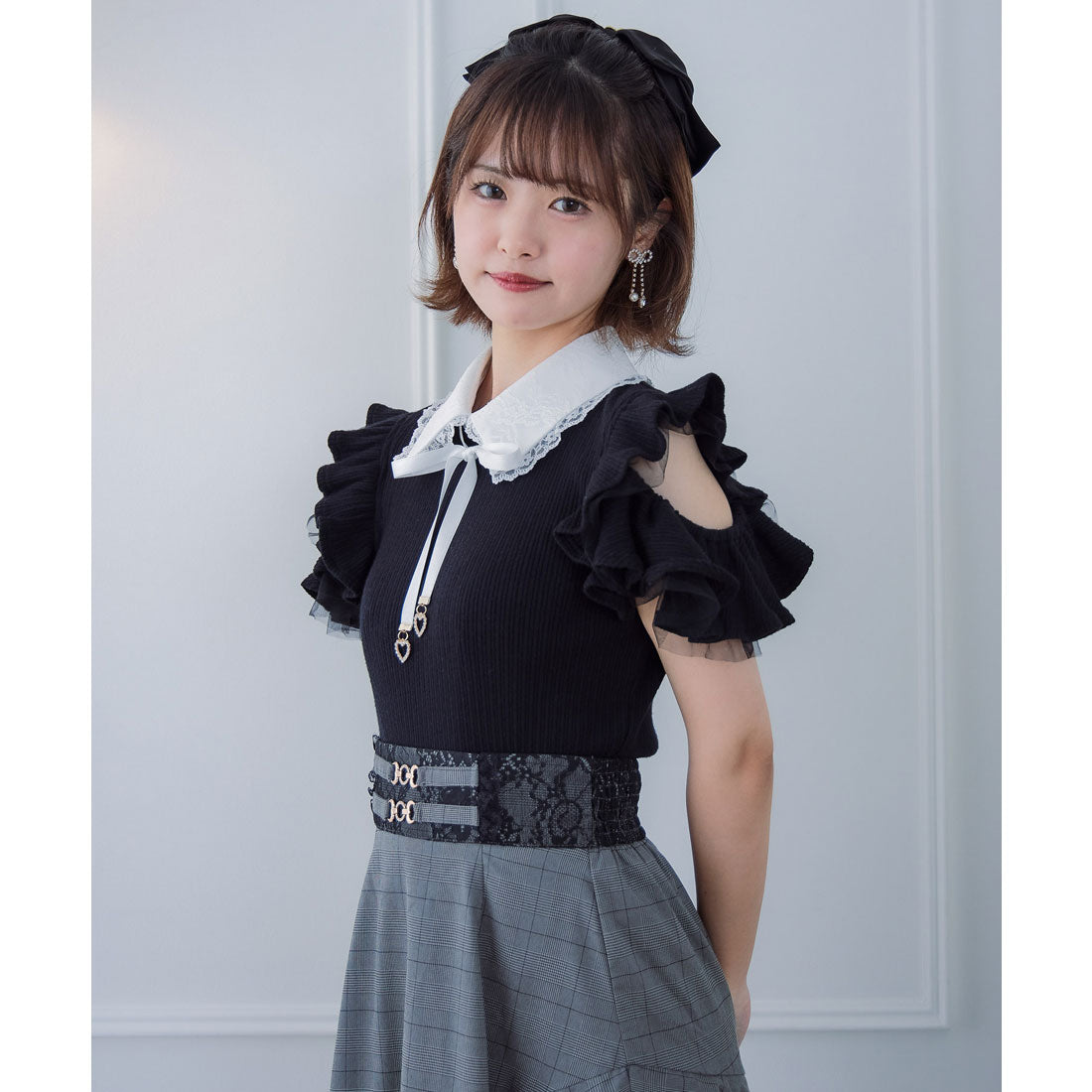 クチュールバイロジータ couture BY ROJITA ショルダーラッフルフリルトップス (ブラック) ブラック