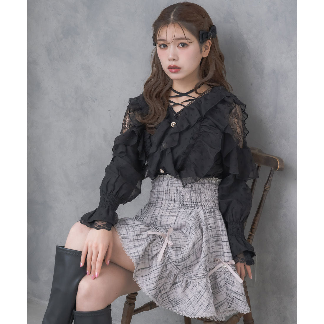 クチュールバイロジータ couture BY ROJITA クロスネックフリルブラウス (ブラック) ブラック