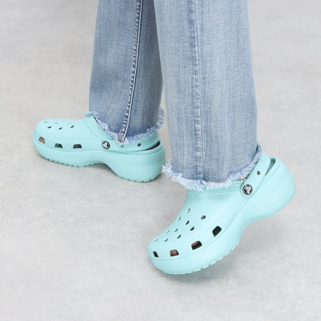 Crocs Women's Platform Sandals CLASSIC PLATFORM CLOG 206750