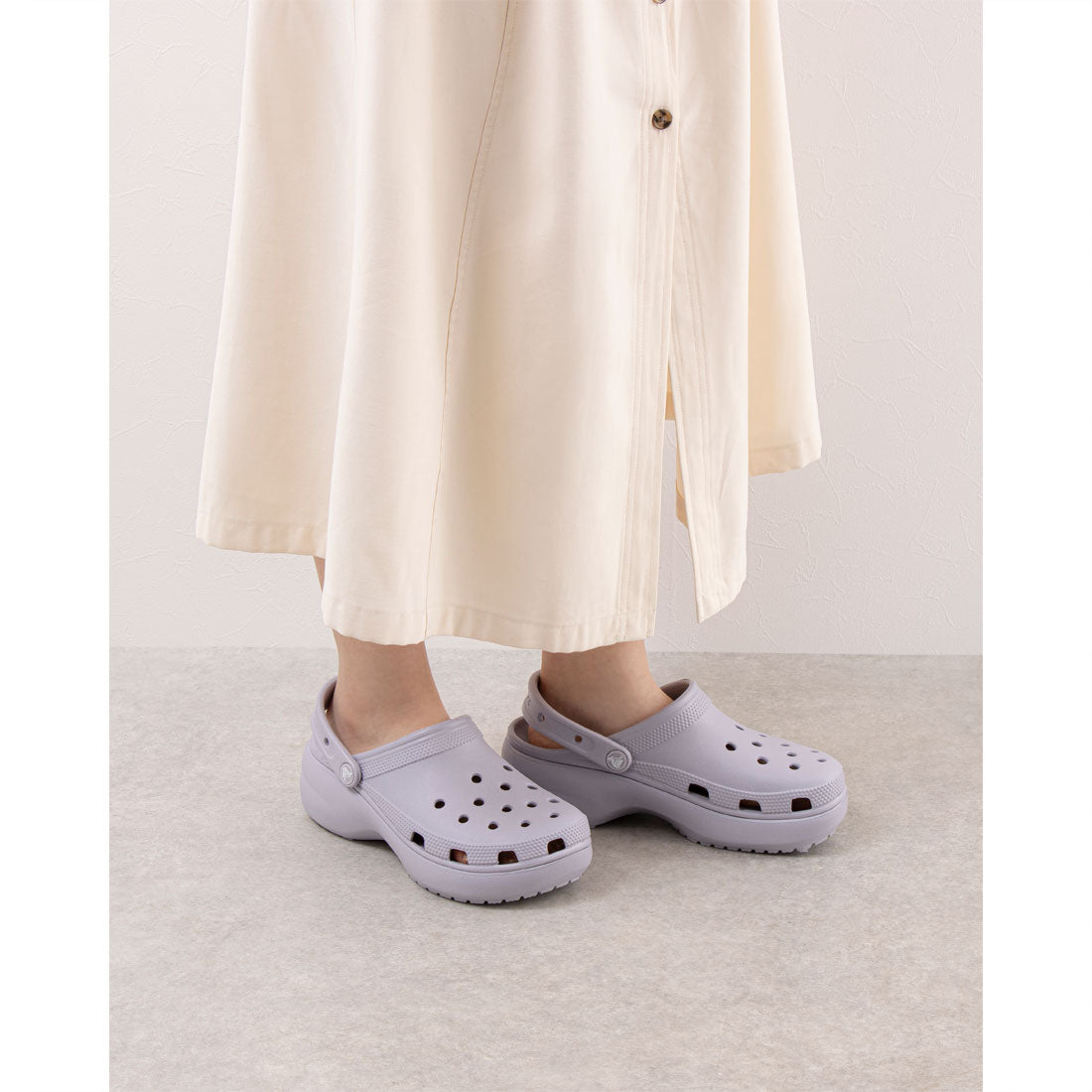 Crocs Women's Platform Sandals CLASSIC PLATFORM CLOG 206750