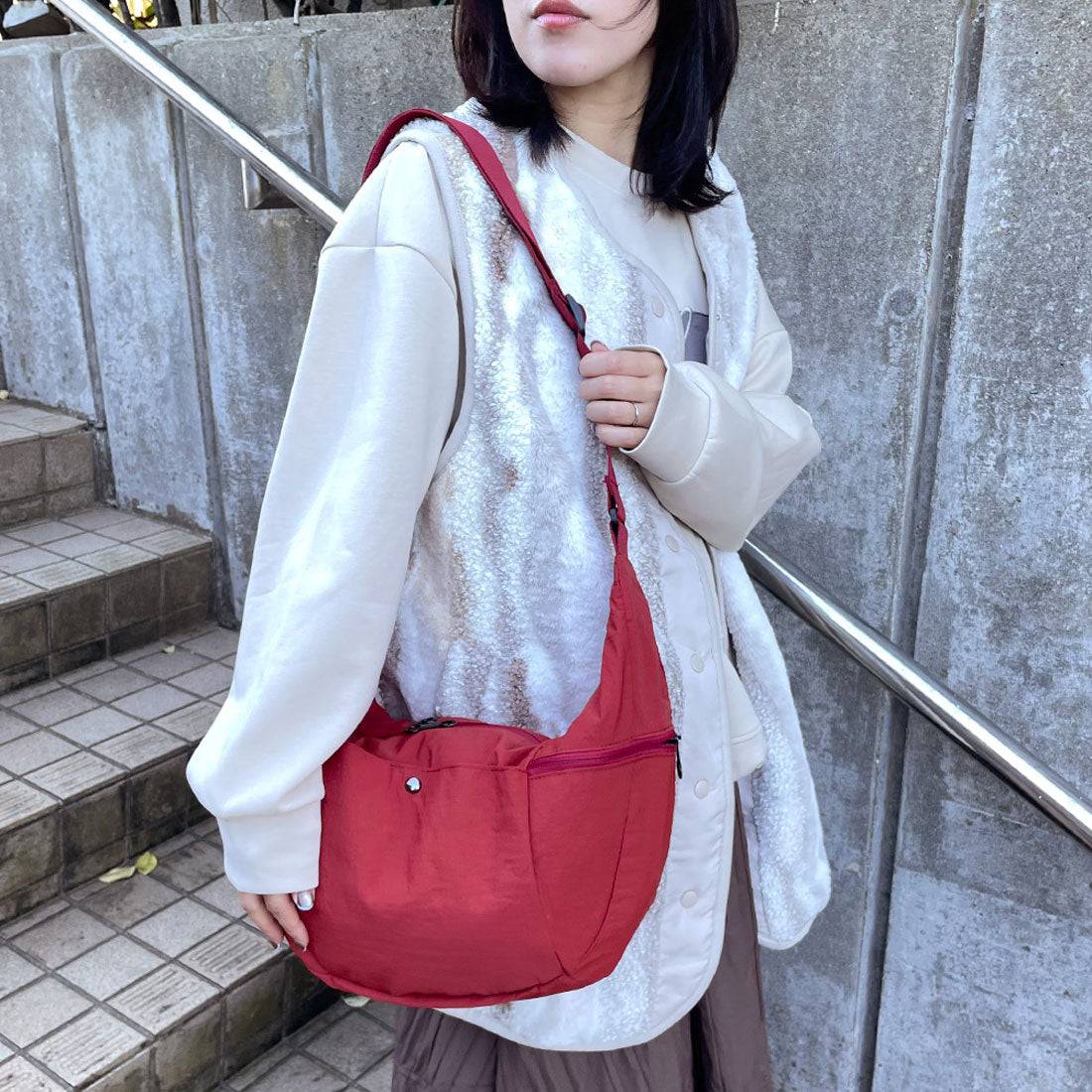 シーアールビー CRB 撥水三日月ショルダーバッグ (ブラック) ブラック