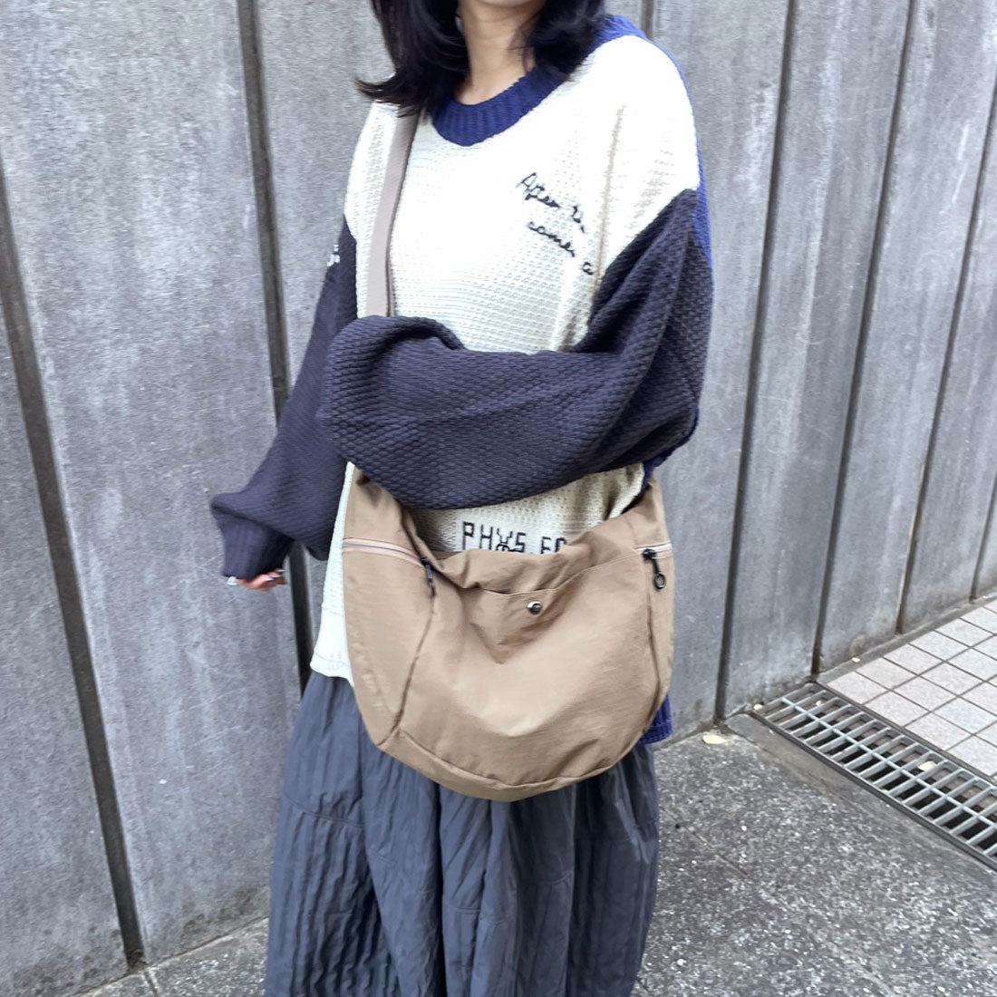 シーアールビー CRB 撥水三日月ショルダーバッグ (ブラック) ブラック