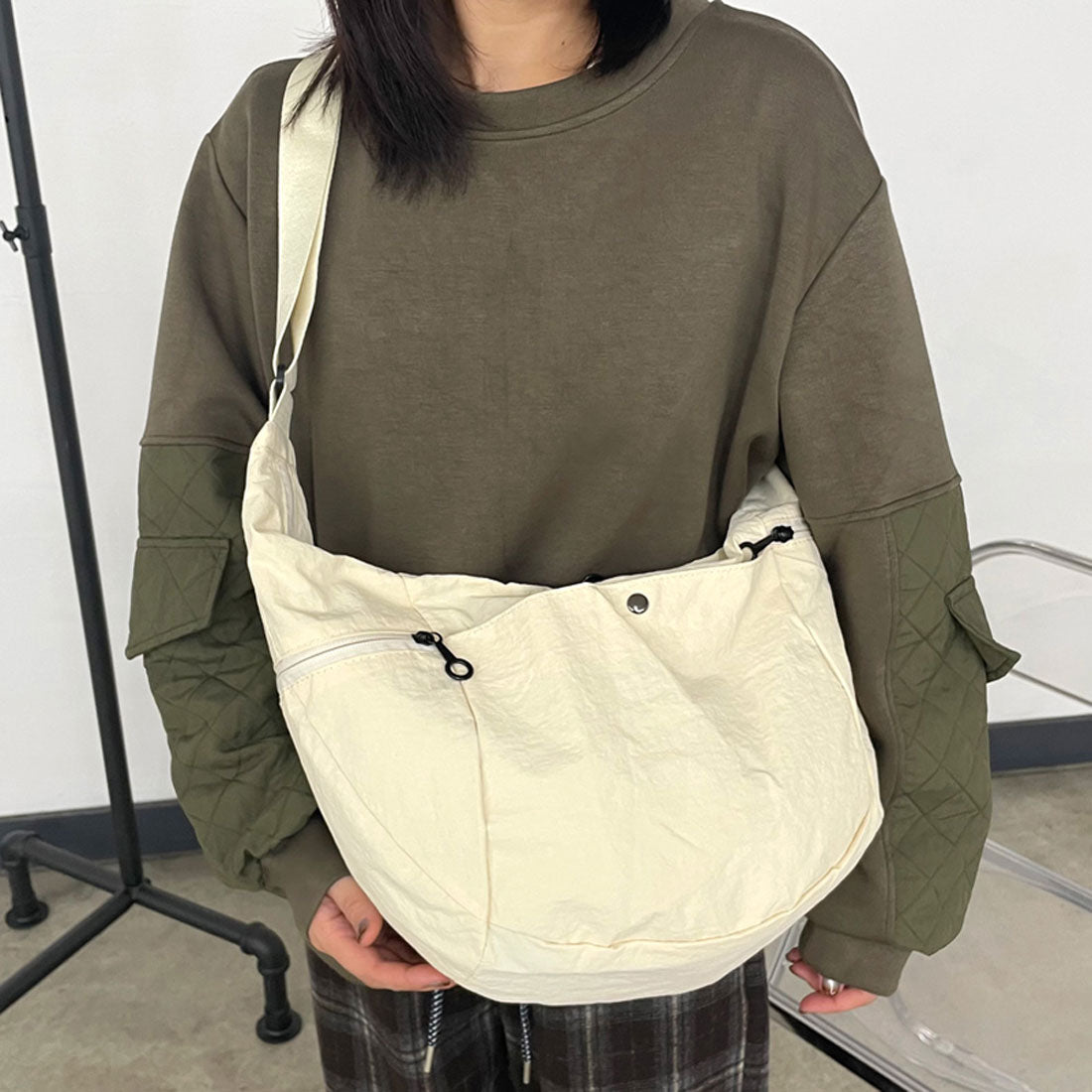 シーアールビー CRB 撥水三日月ショルダーバッグ (ブラック) ブラック