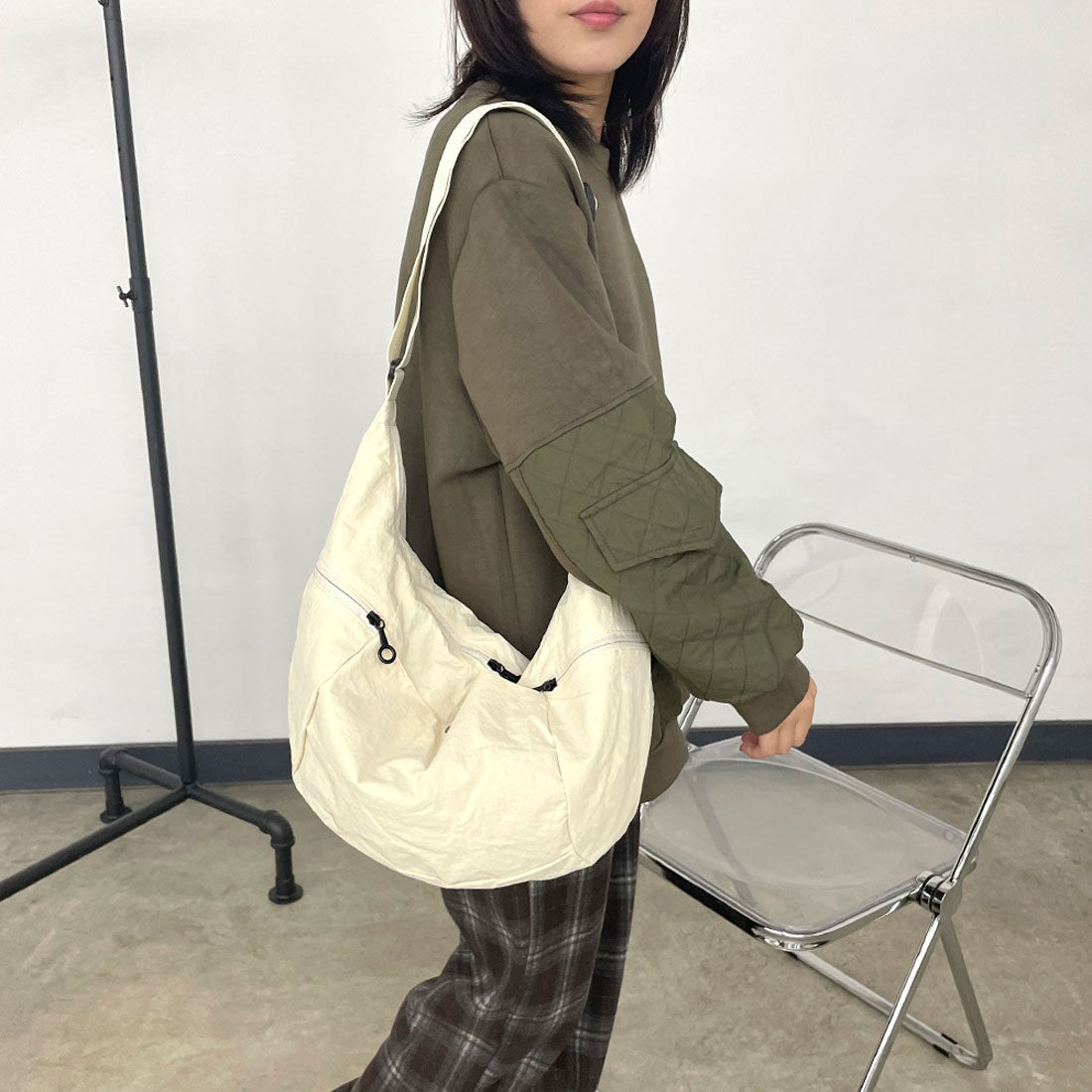 シーアールビー CRB 撥水三日月ショルダーバッグ (ブラック) ブラック