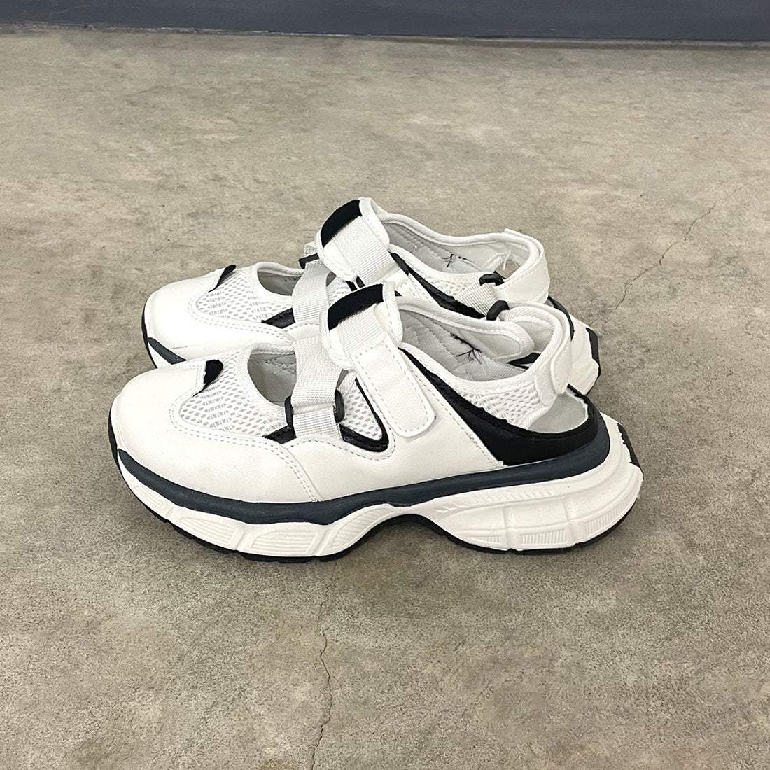 シーアールビー CRB メッシュスニーカーサンダル (ブラック) ブラック