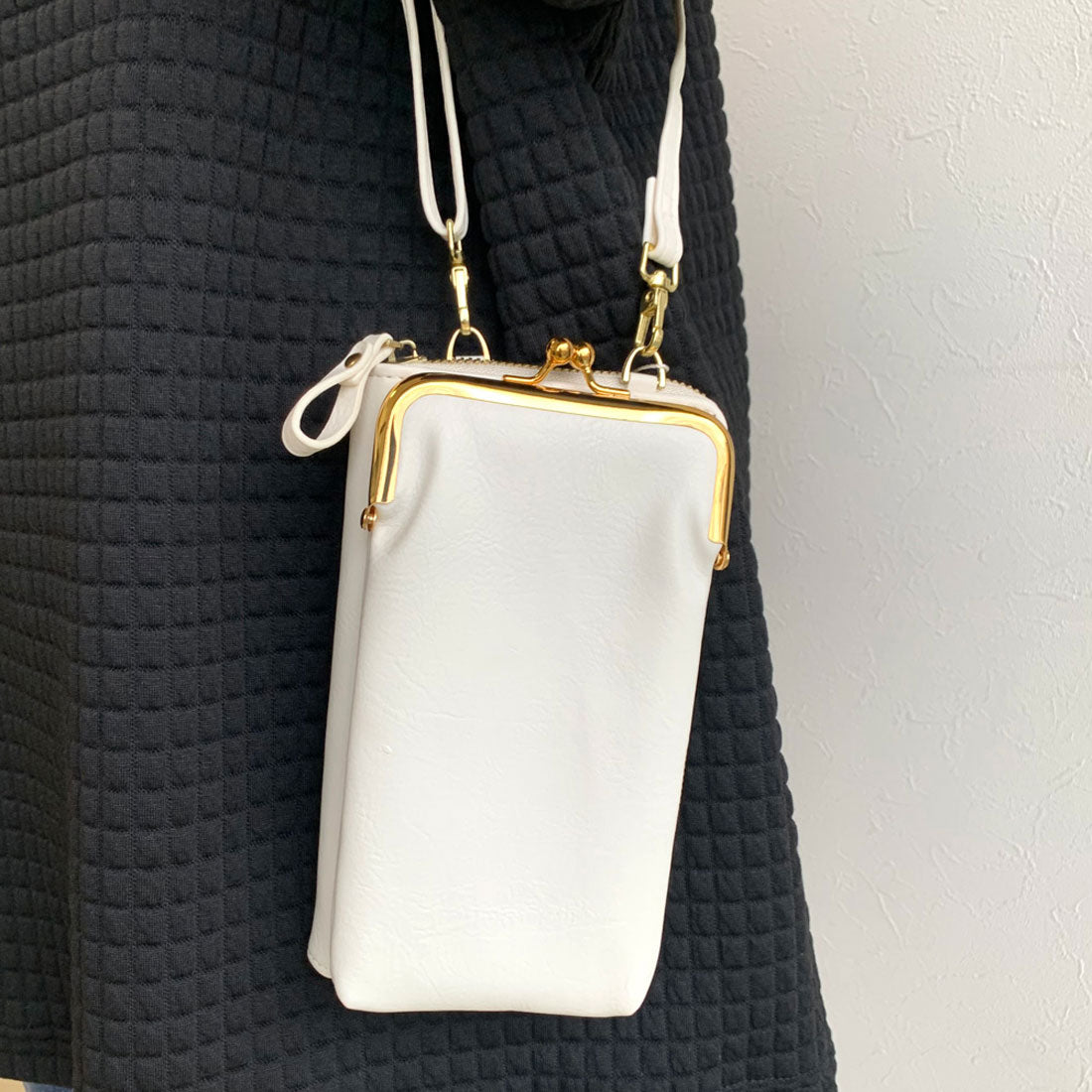 CRB CRB Clasp Smartphone Shoulder Bag