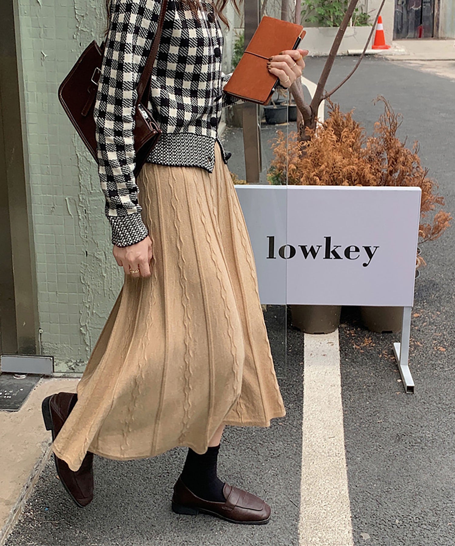 ニナエリナ Nina et Lina ケーブルフレアニットスカート (ブラウン) ブラウン