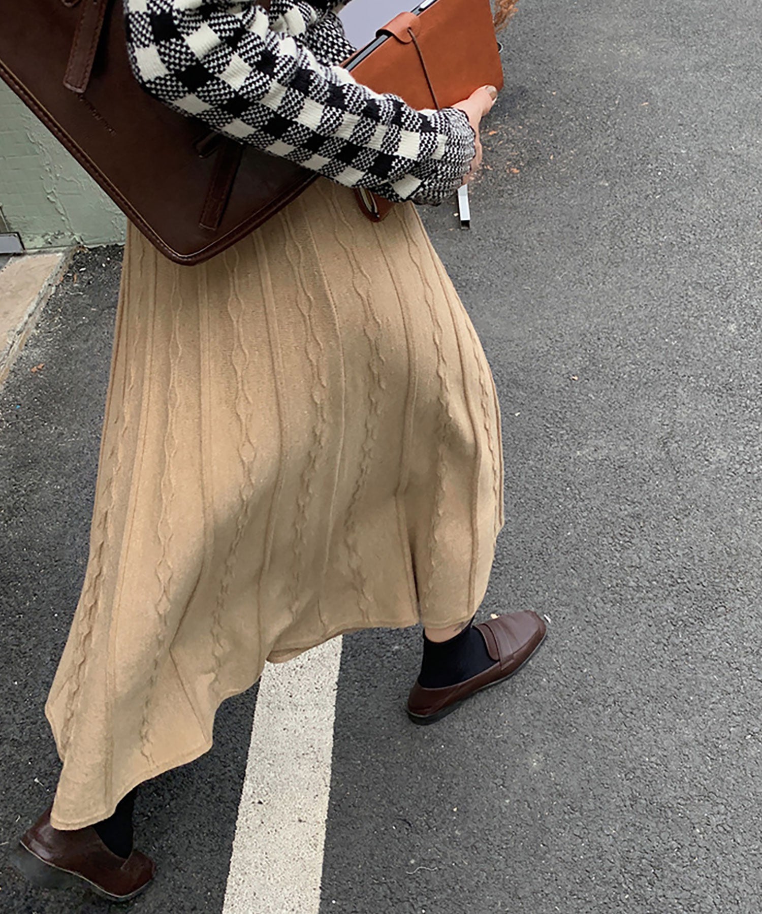 ニナエリナ Nina et Lina ケーブルフレアニットスカート (ブラウン) ブラウン