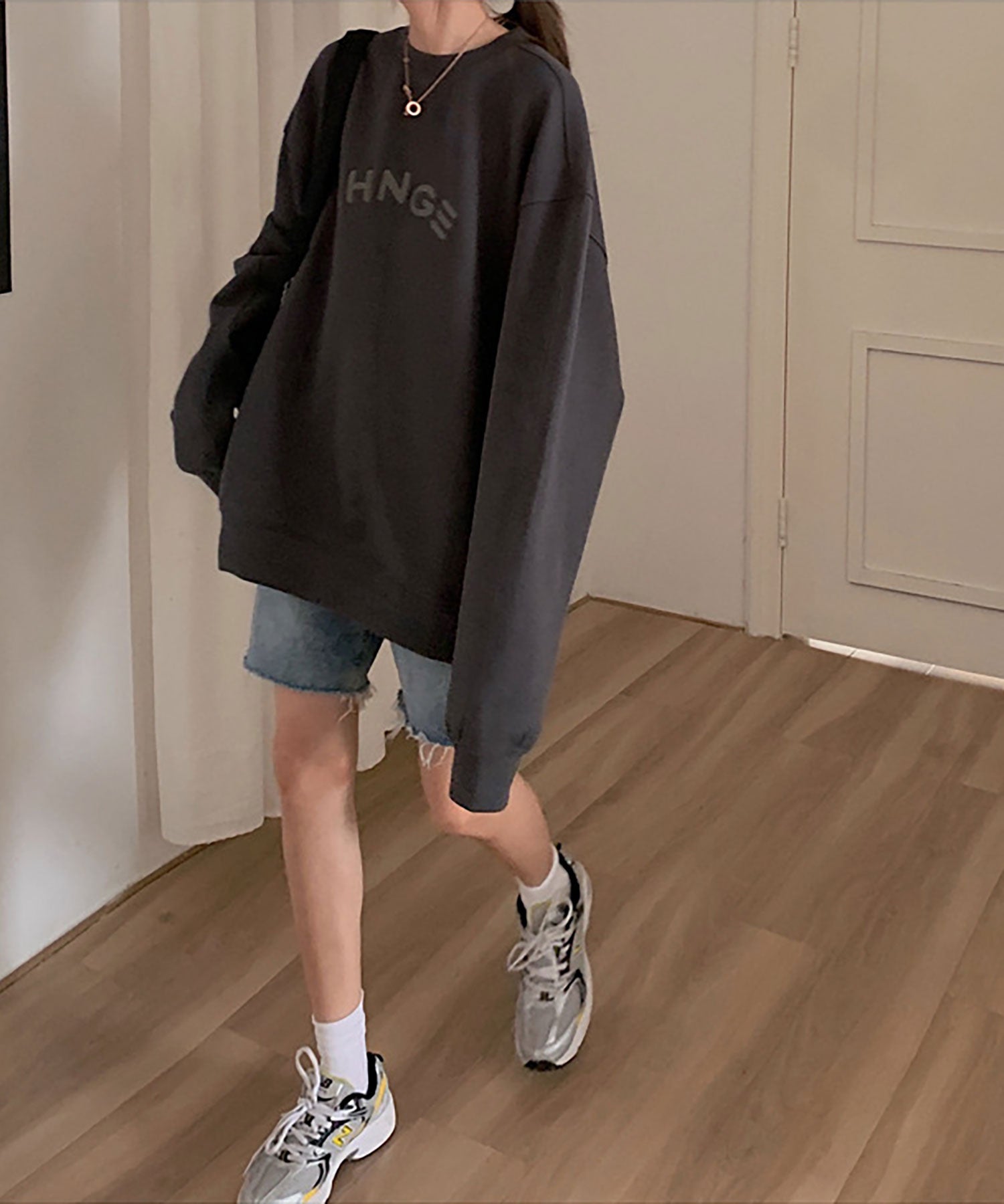 ニナエリナ Nina et Lina 裏起毛 CHNG 英字アーチロゴトレーナー (グレー) グレー