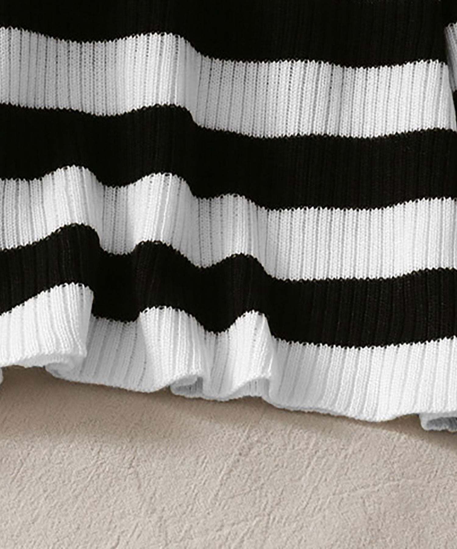 ニナエリナ Nina et Lina ボーダー柄ニット (グレー) グレー