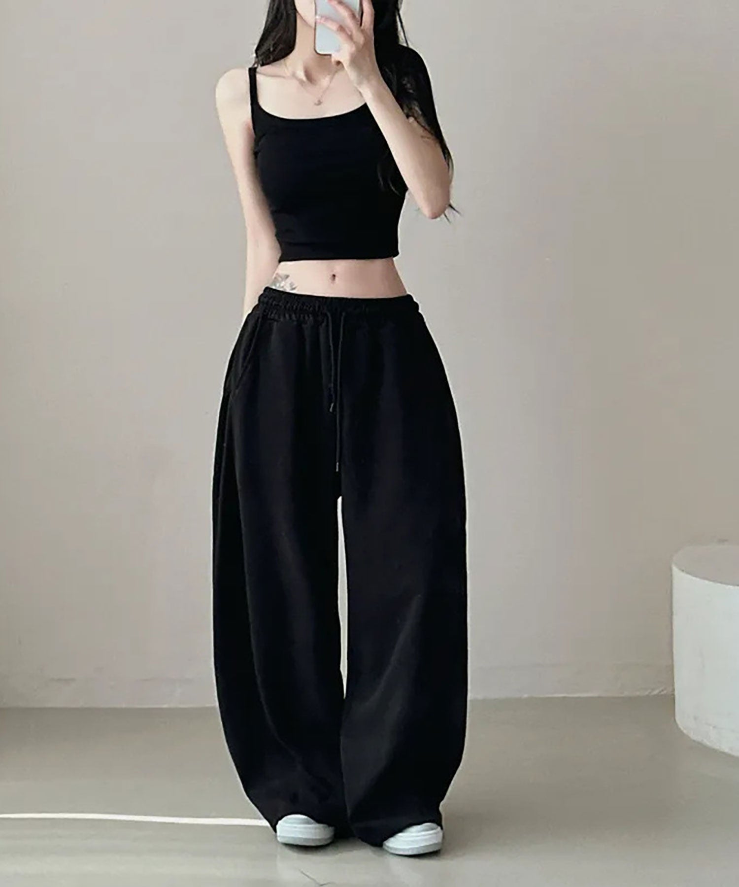 ニナエリナ Nina et Lina バックプリントスウェットパンツ (ブラック) ブラック