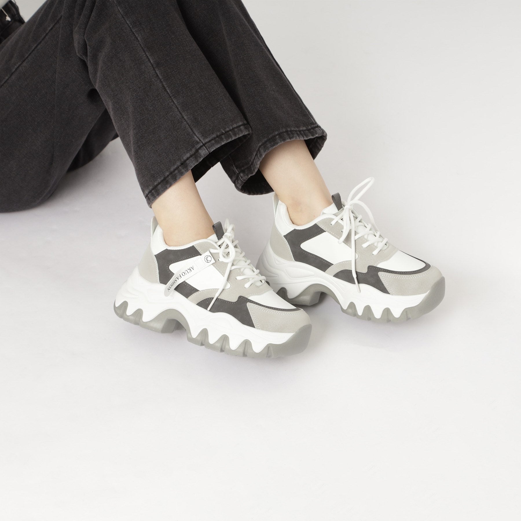 シーエス ティーアンドピー csT&P 厚底凸凹ソールスニーカー (ベージュ(052)) ベージュ(052)