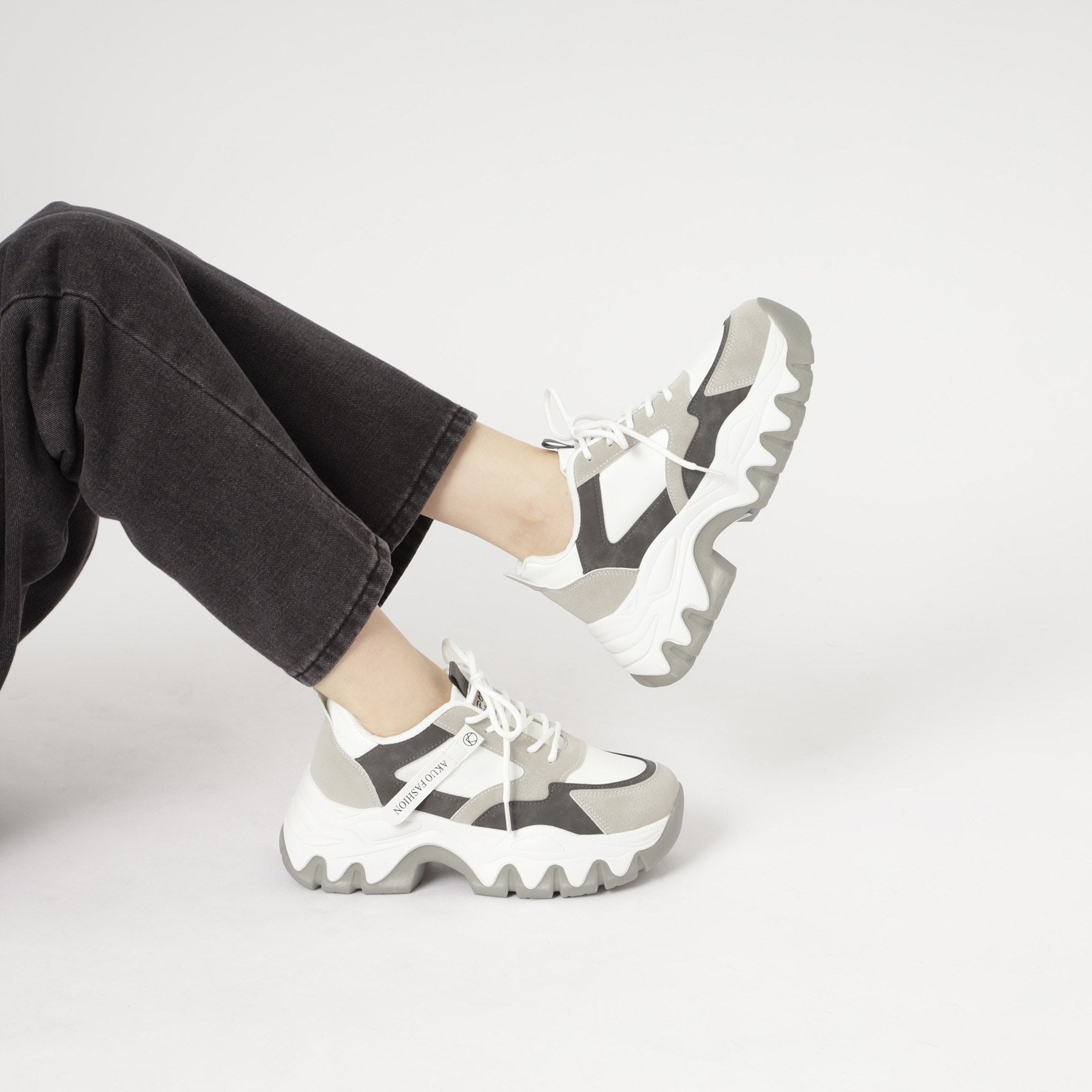 シーエス ティーアンドピー csT&P 厚底凸凹ソールスニーカー (ベージュ(052)) ベージュ(052)