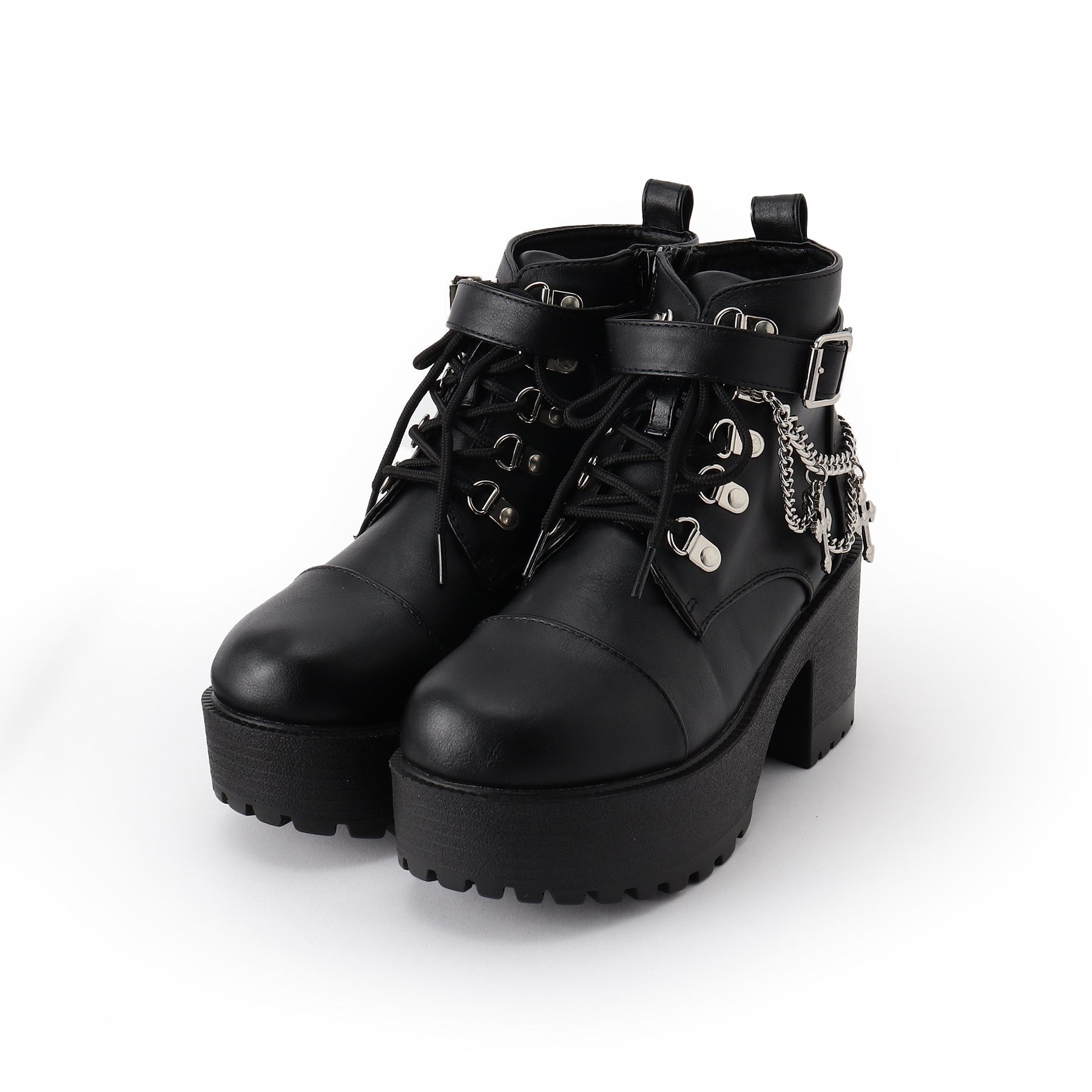 海茶和Pee CST&P厚的底部跨鏈靴帶有魅力