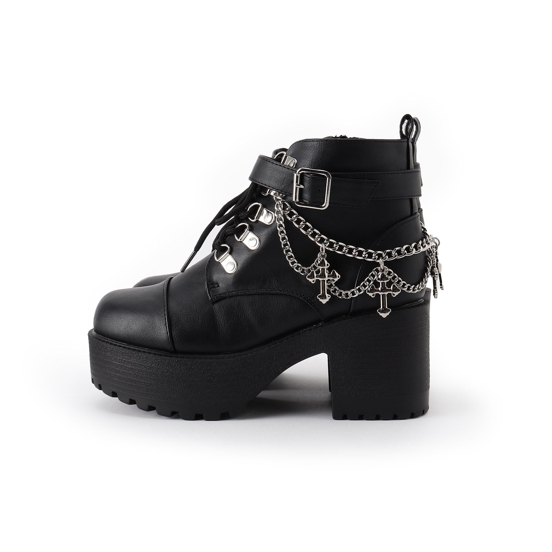 海茶和Pee CST&P厚的底部跨鏈靴帶有魅力