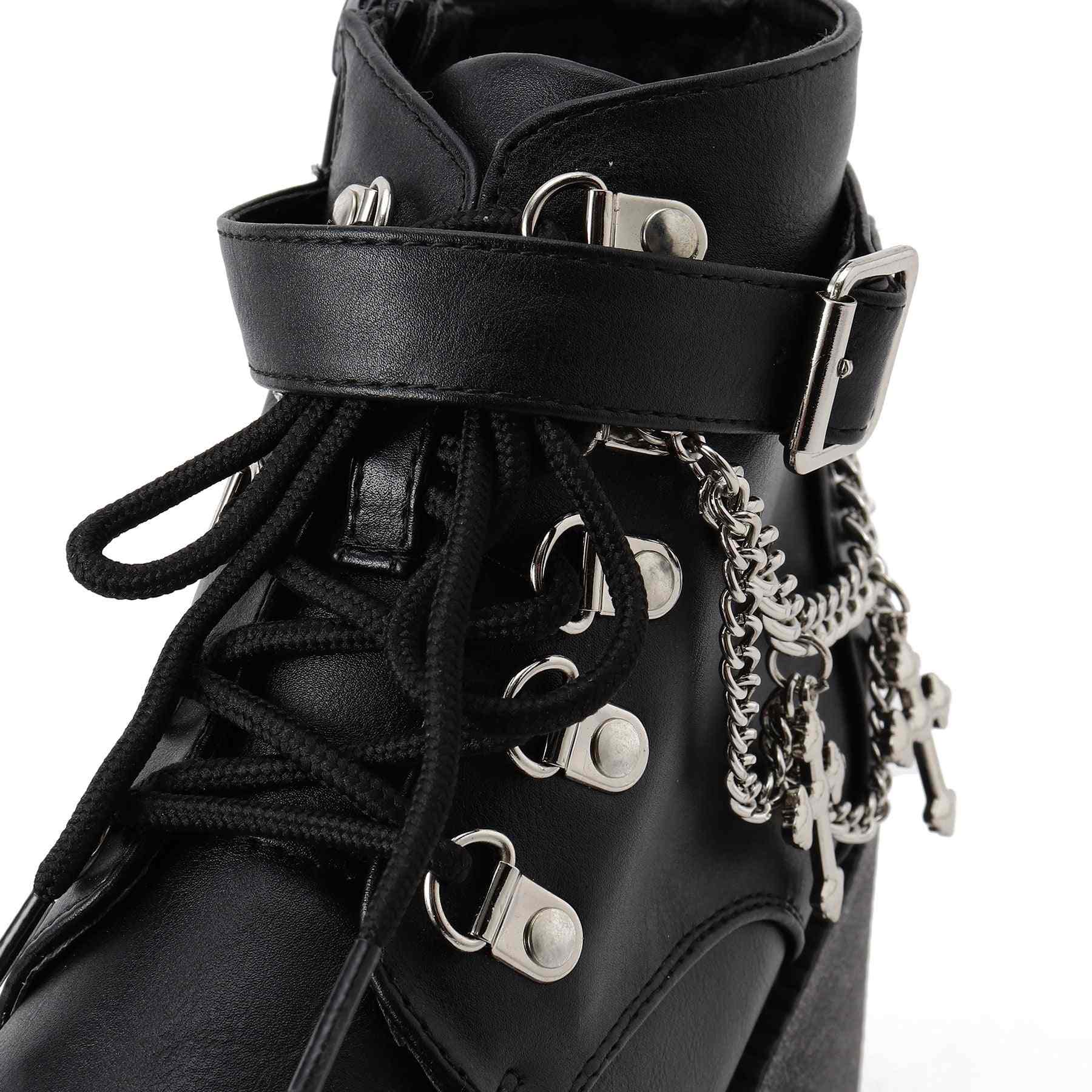 海茶和Pee CST&P厚的底部跨鏈靴帶有魅力