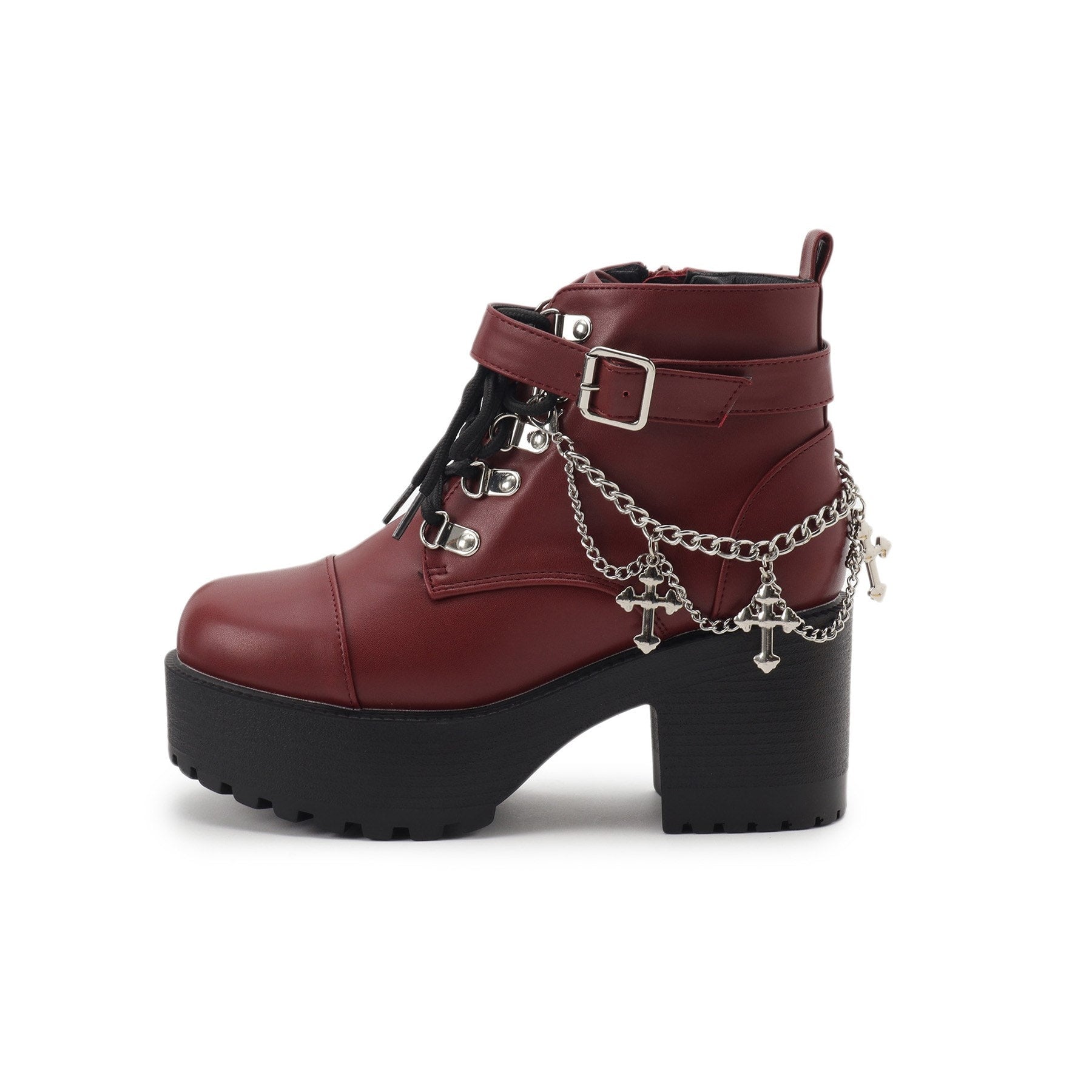 海茶和Pee CST&P厚的底部跨鏈靴帶有魅力