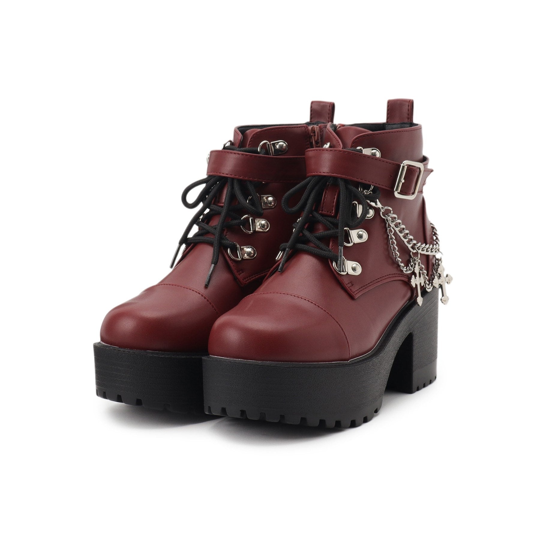 海茶和Pee CST&P厚的底部跨鏈靴帶有魅力