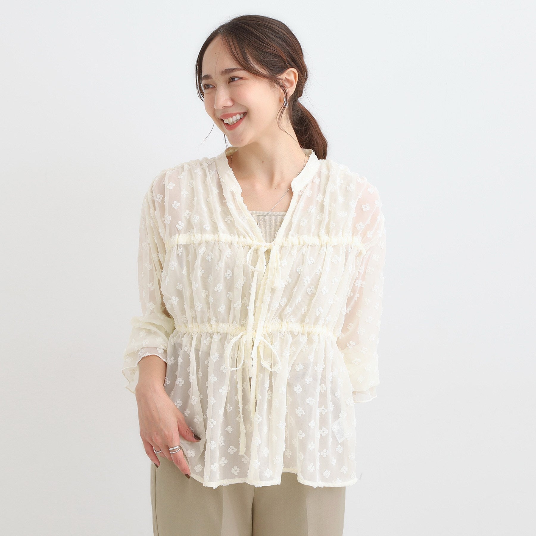 キューティーブロンド Cutie Blonde シアードビーシャーリングブラウス (オフホワイト(003)) オフホワイト(003)