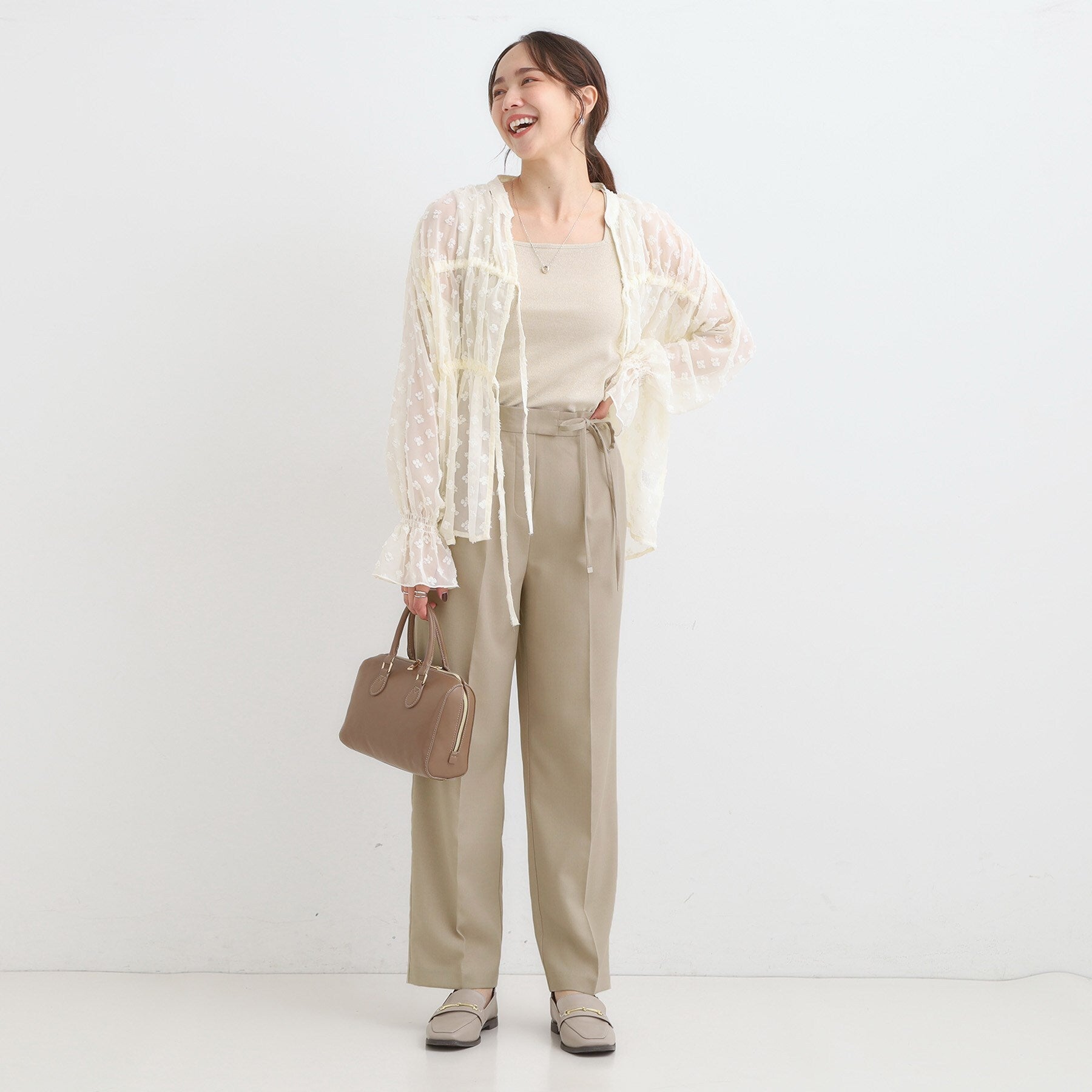 キューティーブロンド Cutie Blonde シアードビーシャーリングブラウス (オフホワイト(003)) オフホワイト(003)