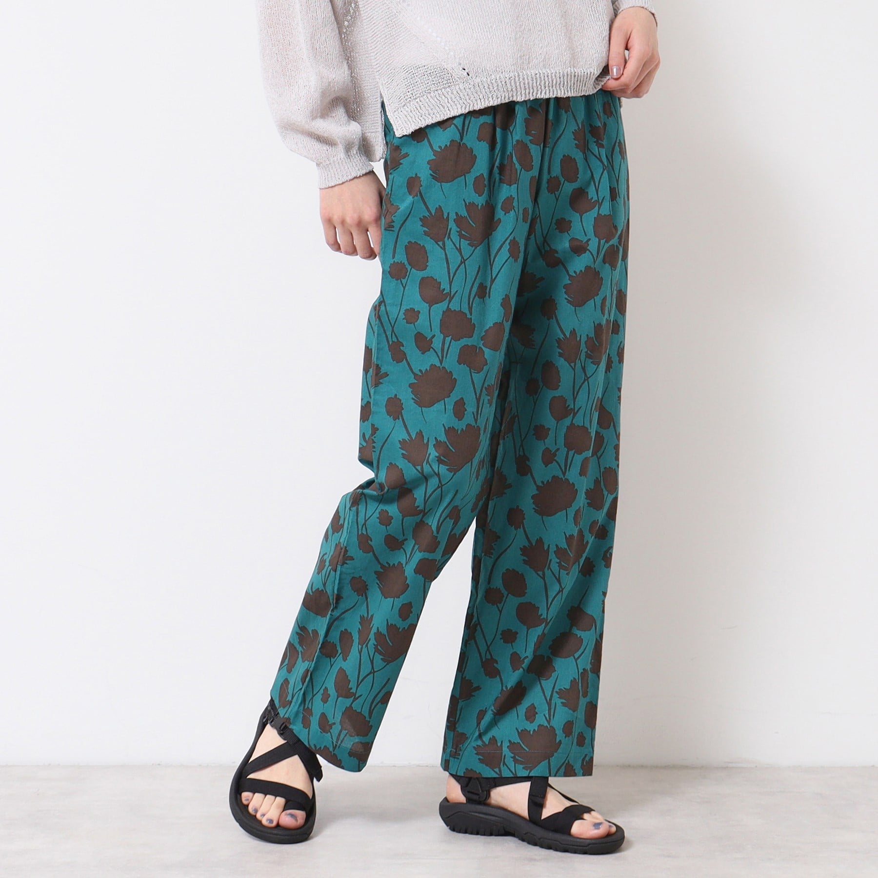 デッサン Dessin 【ウエストゴム・洗える】フラワープリントパンツ (グリーン(122)) グリーン(122)