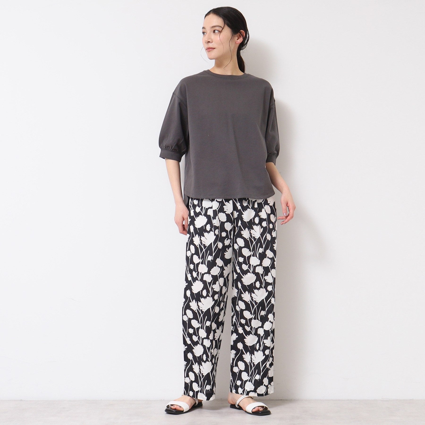 デッサン Dessin 【ウエストゴム・洗える】フラワープリントパンツ (グリーン(122)) グリーン(122)