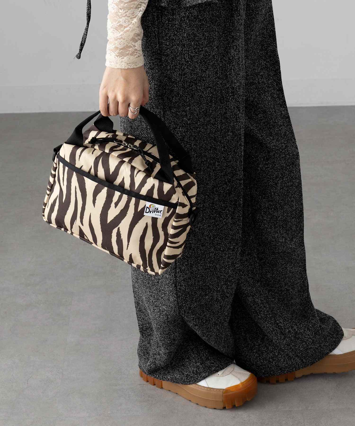 ドリフター Drifter KIRBY HAND BAG ハンドバッグ (ゼブラ) ゼブラ