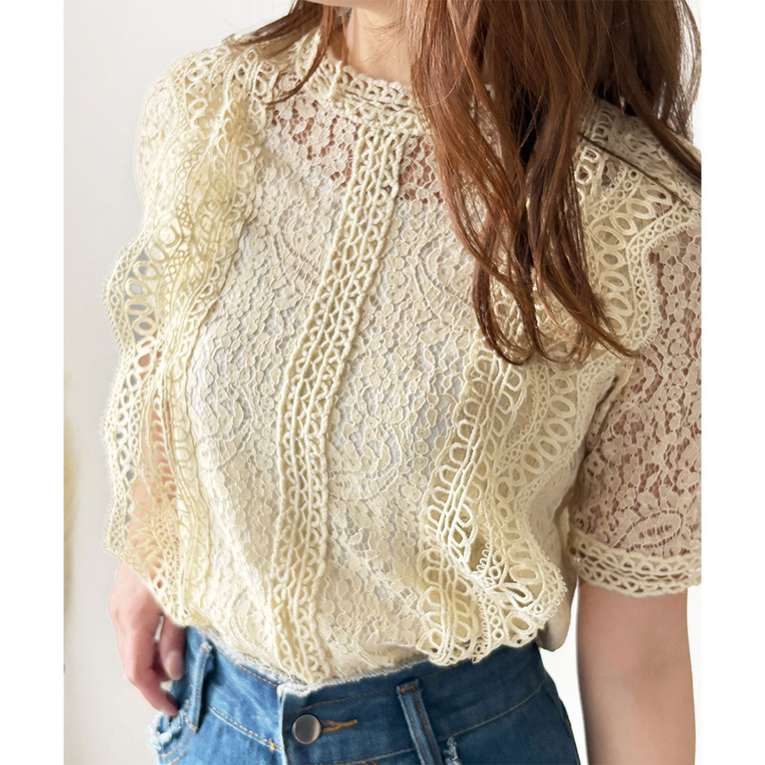 デューリリー Dewlily ラウンドネック半袖レースシャツ レディース 韓国 カジュアル 半袖 トップス かわいい おしゃれ 着回し お出かけ 透け感 抜け感 上品 春 夏 花柄 (ブラック) ブラック