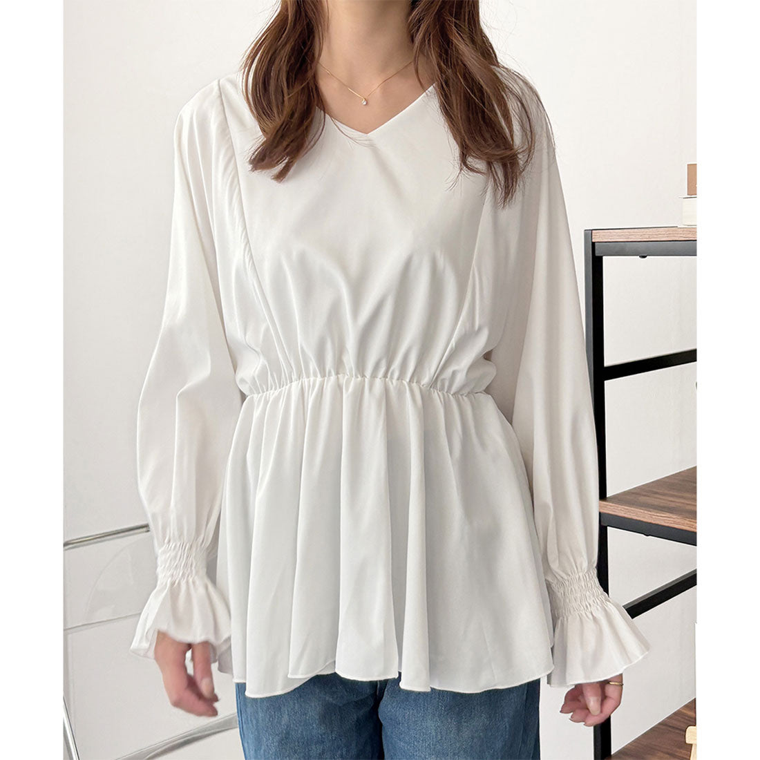 デューリリー Dewlily Vネックギャザーブラウス レディース 韓国 ギャザー 長袖 シャツ シンプル 大人 上品 カジュアル ゆったり 無地 春 夏 秋 トップス おしゃれ (ブラック) ブラック