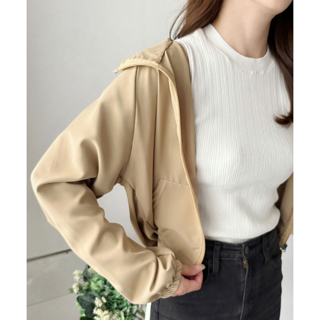 デューリリー Dewlily ショート丈ドロストブルゾン ライトアウター ジャケット ショート丈 韓国 ファッション レディース 春夏秋 着回し カバー 通勤 旅行 おしゃれ (ブラック) ブラック