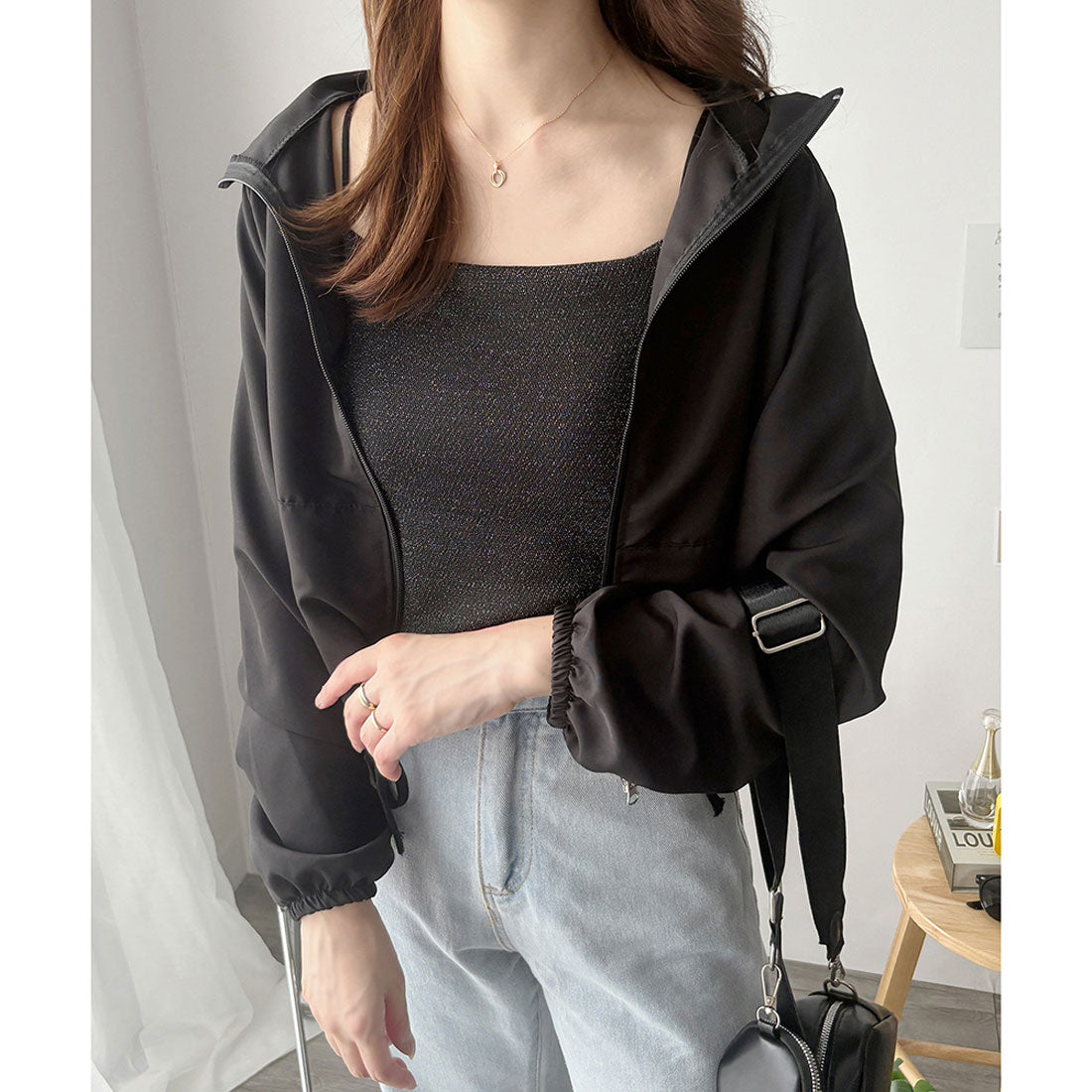 デューリリー Dewlily ショート丈ドロストブルゾン ライトアウター ジャケット ショート丈 韓国 ファッション レディース 春夏秋 着回し カバー 通勤 旅行 おしゃれ (ブラック) ブラック