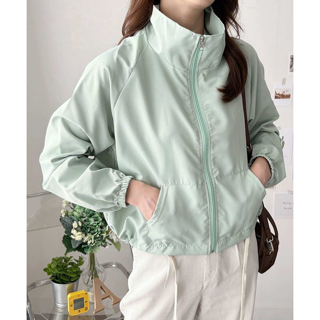 デューリリー Dewlily ショート丈ドロストブルゾン ライトアウター ジャケット ショート丈 韓国 ファッション レディース 春夏秋 着回し カバー 通勤 旅行 おしゃれ (ブラック) ブラック