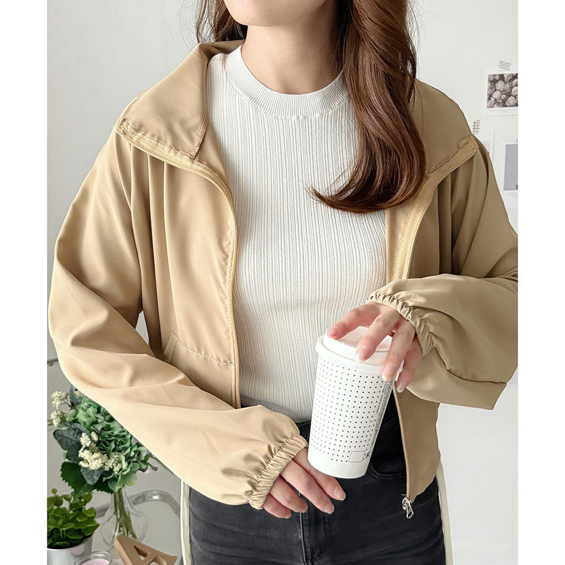 デューリリー Dewlily ショート丈ドロストブルゾン ライトアウター ジャケット ショート丈 韓国 ファッション レディース 春夏秋 着回し カバー 通勤 旅行 おしゃれ (ベージュ) ベージュ