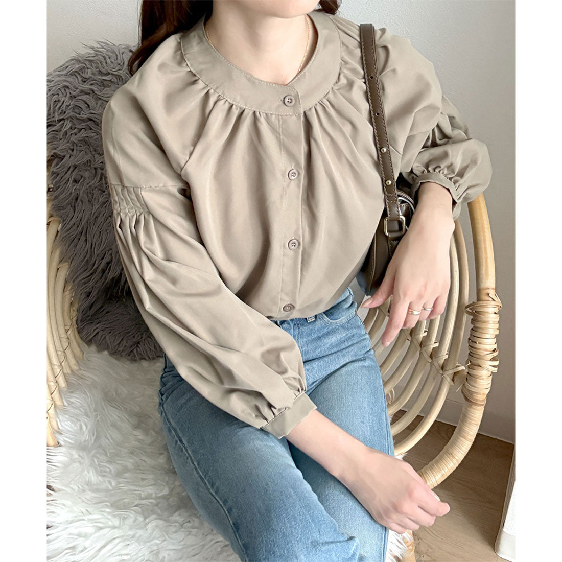 デューリリー Dewlily リラックスパフスリーブブラウス 体型カバー 長袖 ギャザー デイリー着回し 大人可愛い 上品きれいめ シンプル 無地 トップス 白 オフィス 韓国 (ブラック) ブラック