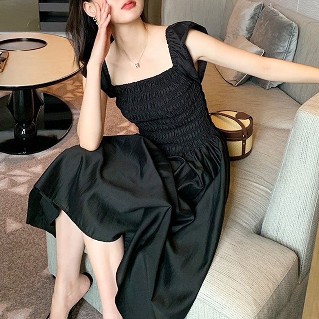 杜利(Durilly Dewlily)脫衣舞 - 20多歲和30年代華麗的肩膀上的朝鮮時尚少年