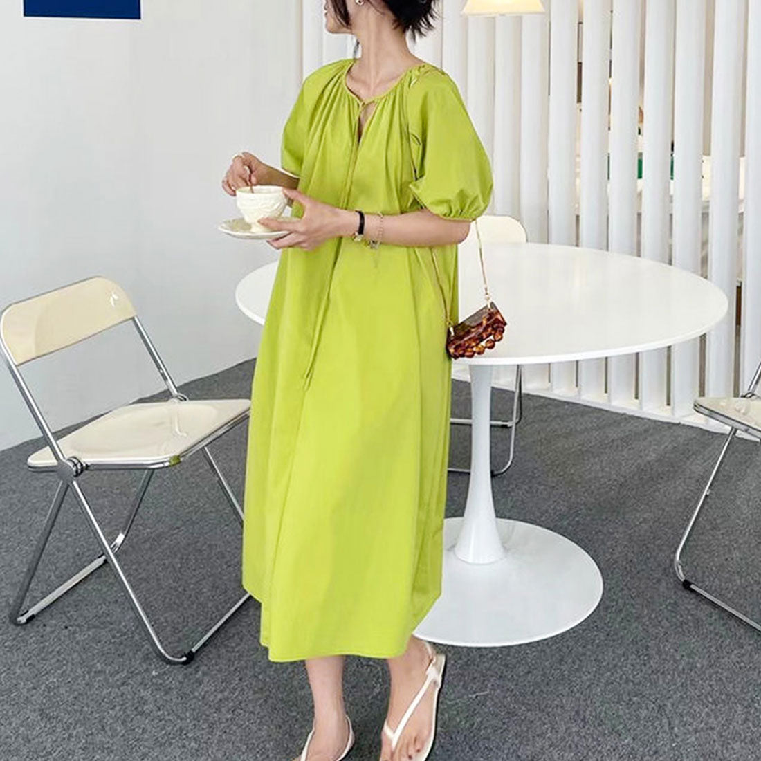 デューリリー Dewlily ラウンドネックワンピース 韓国ファッション 10代 20代 30代 ランタンスリーブ 大人 カジュアル 可愛い ゆったり 半袖 シンプル 無地