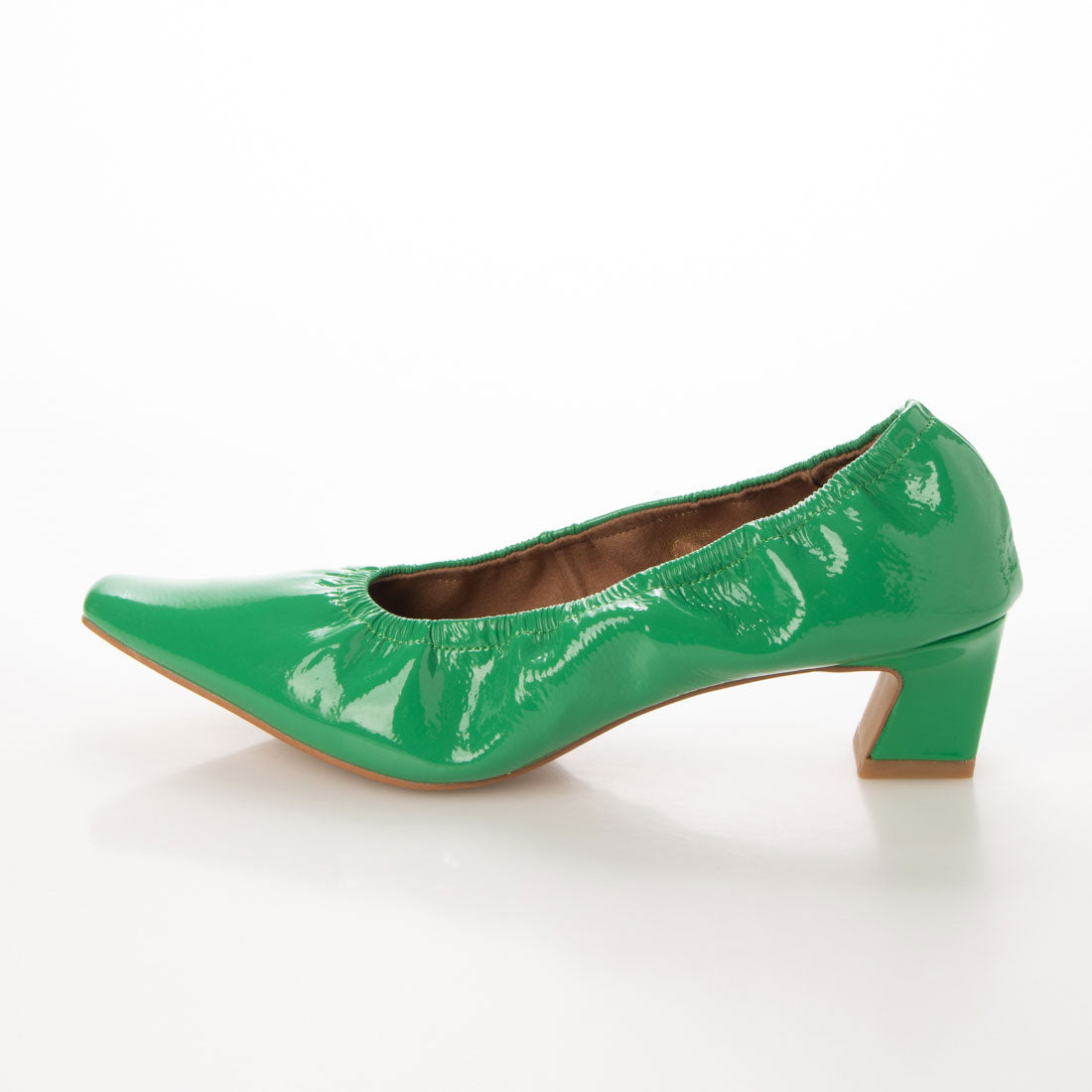 ダニエラアンドジェマ Daniella & GEMMA ポインテッドエナメルギャザーパンプス