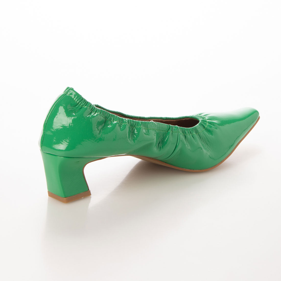 ダニエラアンドジェマ Daniella & GEMMA ポインテッドエナメルギャザーパンプス