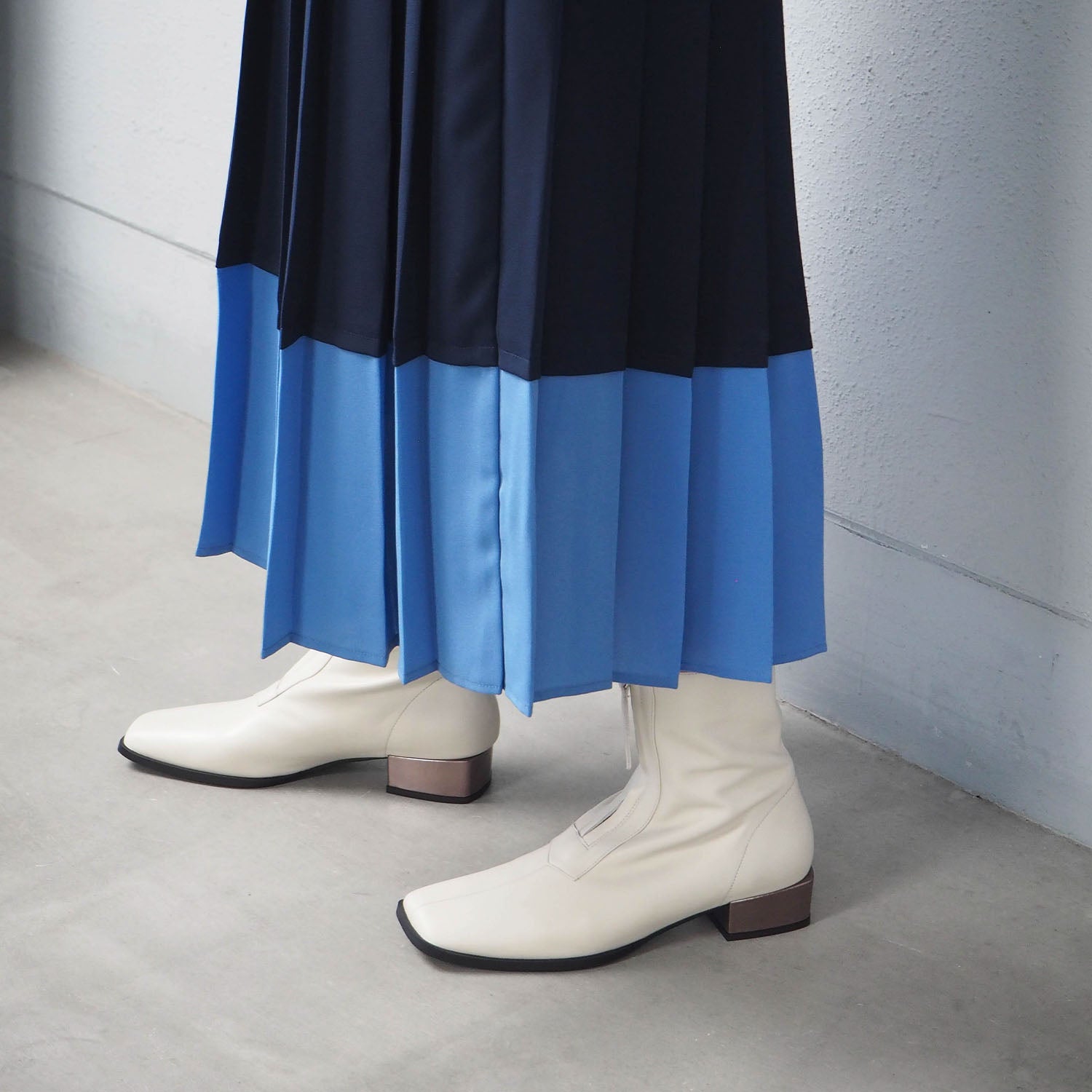 ダニエラアンドジェマ Daniella & GEMMA フロントジップショートブーツ