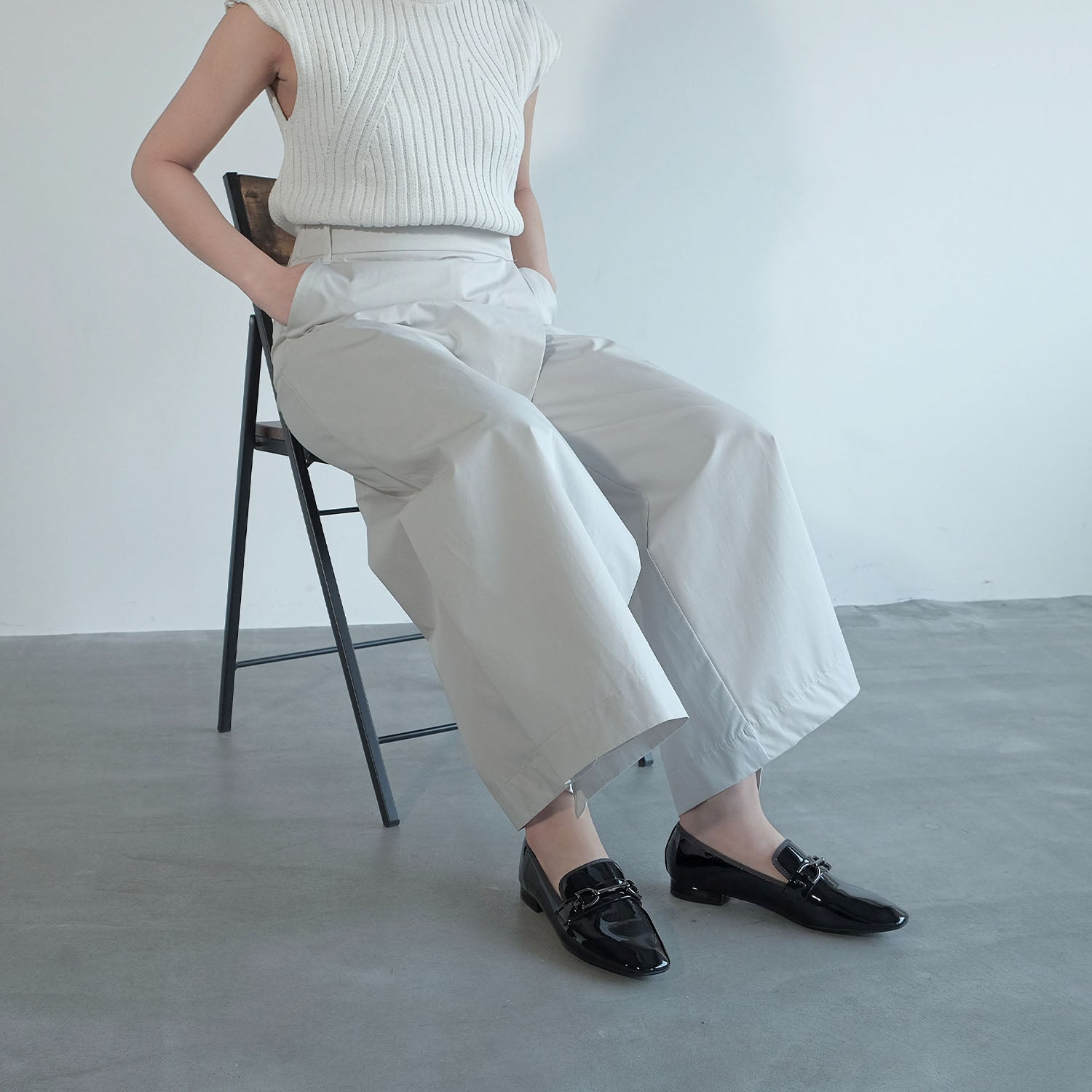 ダニエラアンドジェマ Daniella & GEMMA 【レイン対応】ビットエナメルローファー