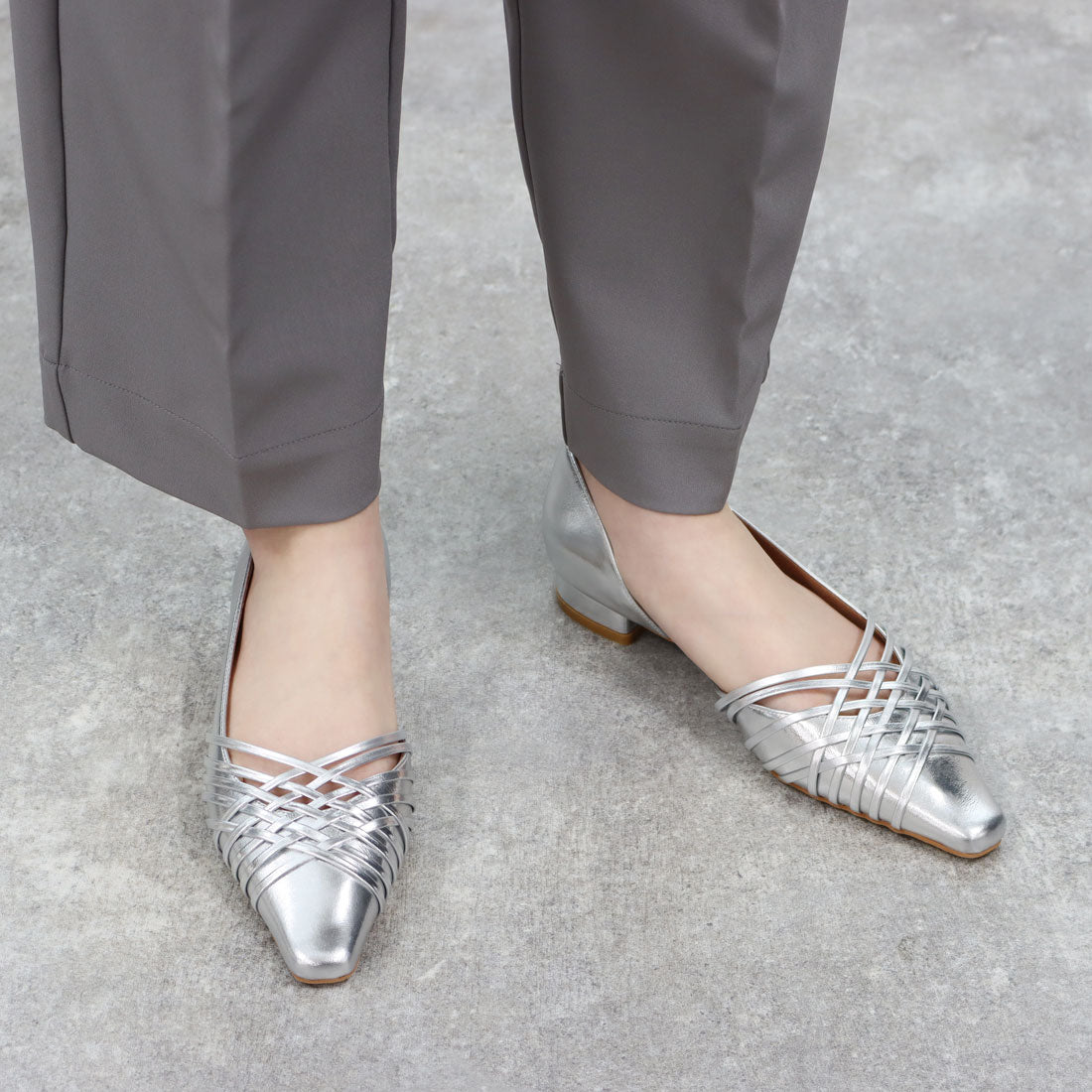 ダニエラアンドジェマ Daniella & GEMMA メタリックセパレートフラットパンプス