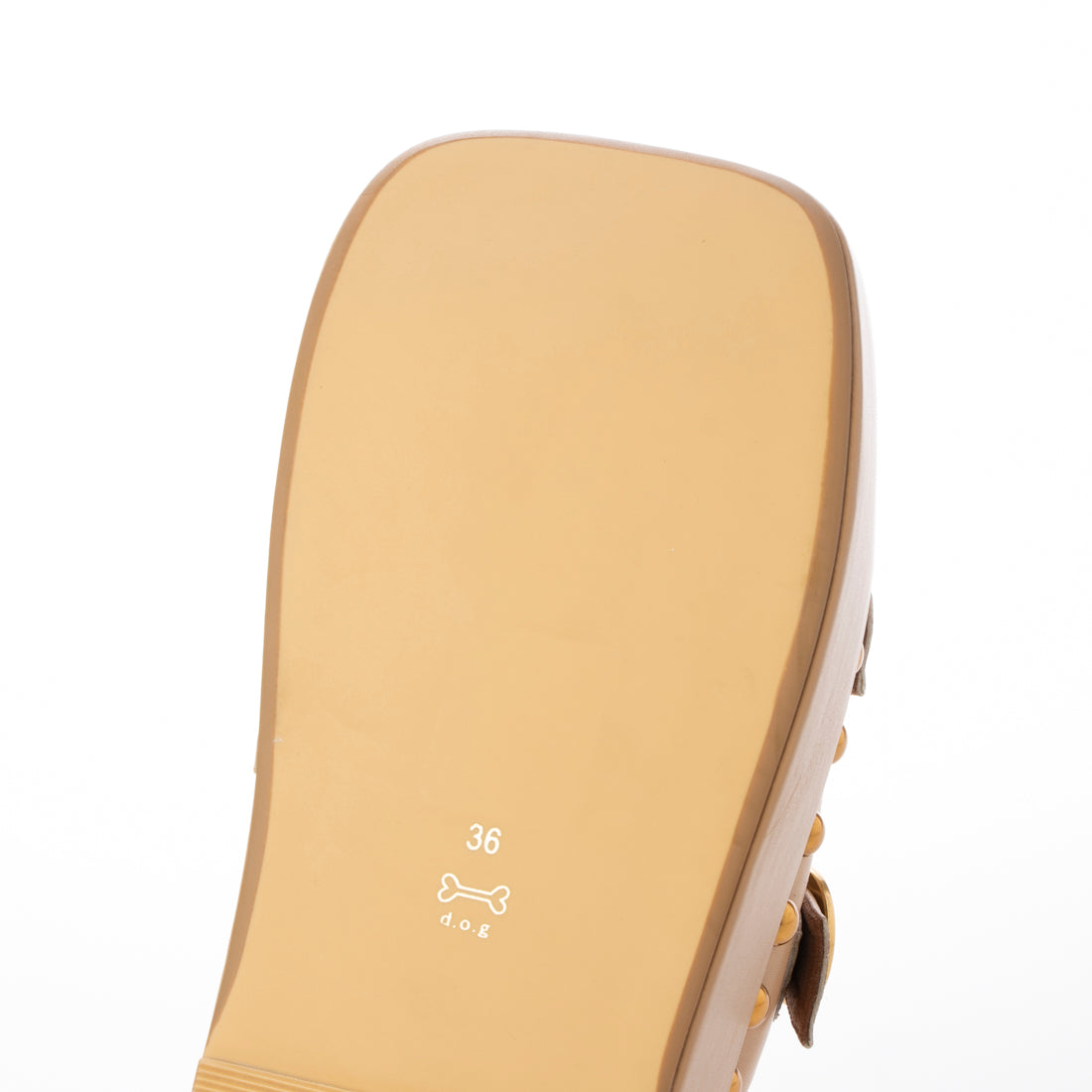 ダニエラアンドジェマ Daniella & GEMMA ダブルバックルベルトボリュームソールサンダル