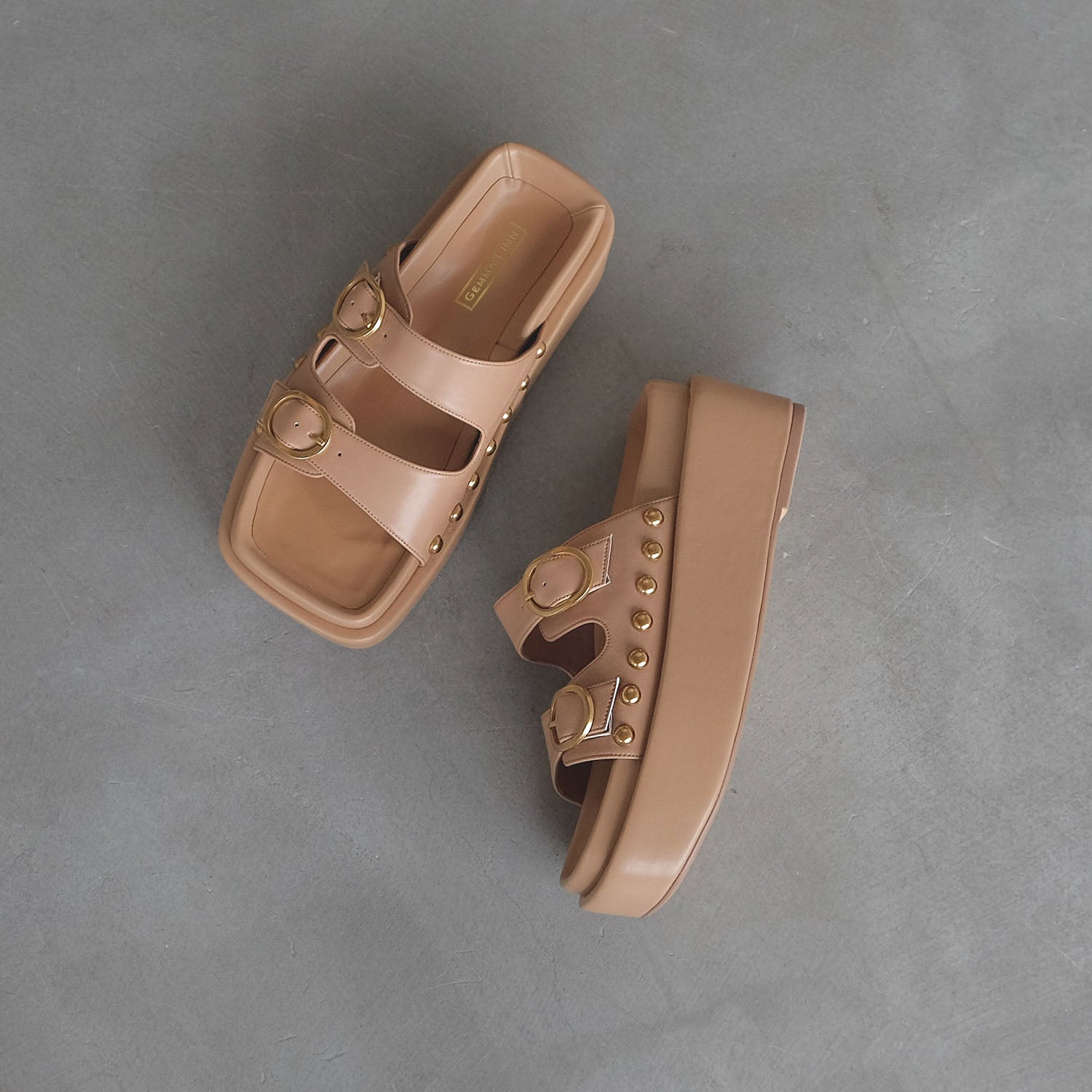 ダニエラアンドジェマ Daniella & GEMMA ダブルバックルベルトボリュームソールサンダル