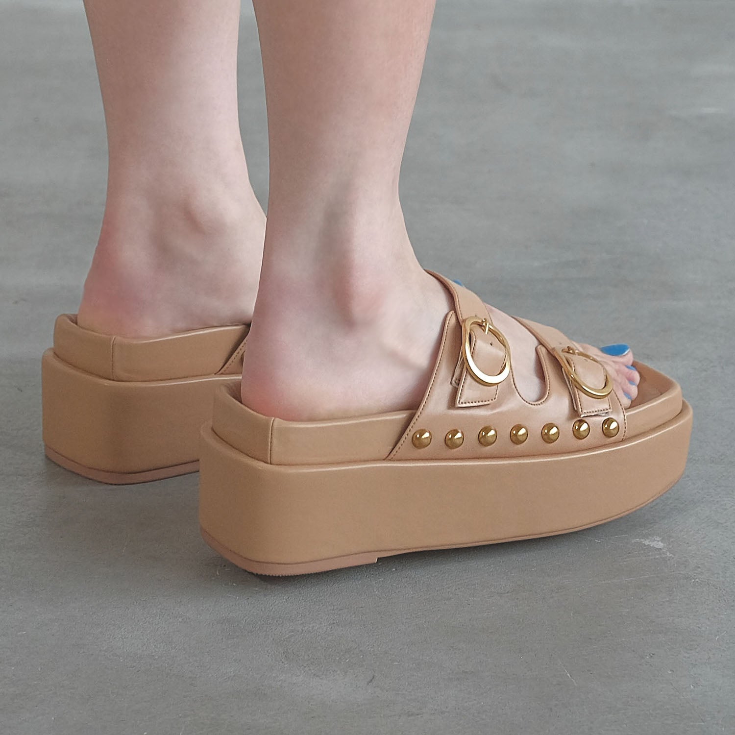 ダニエラアンドジェマ Daniella & GEMMA ダブルバックルベルトボリュームソールサンダル